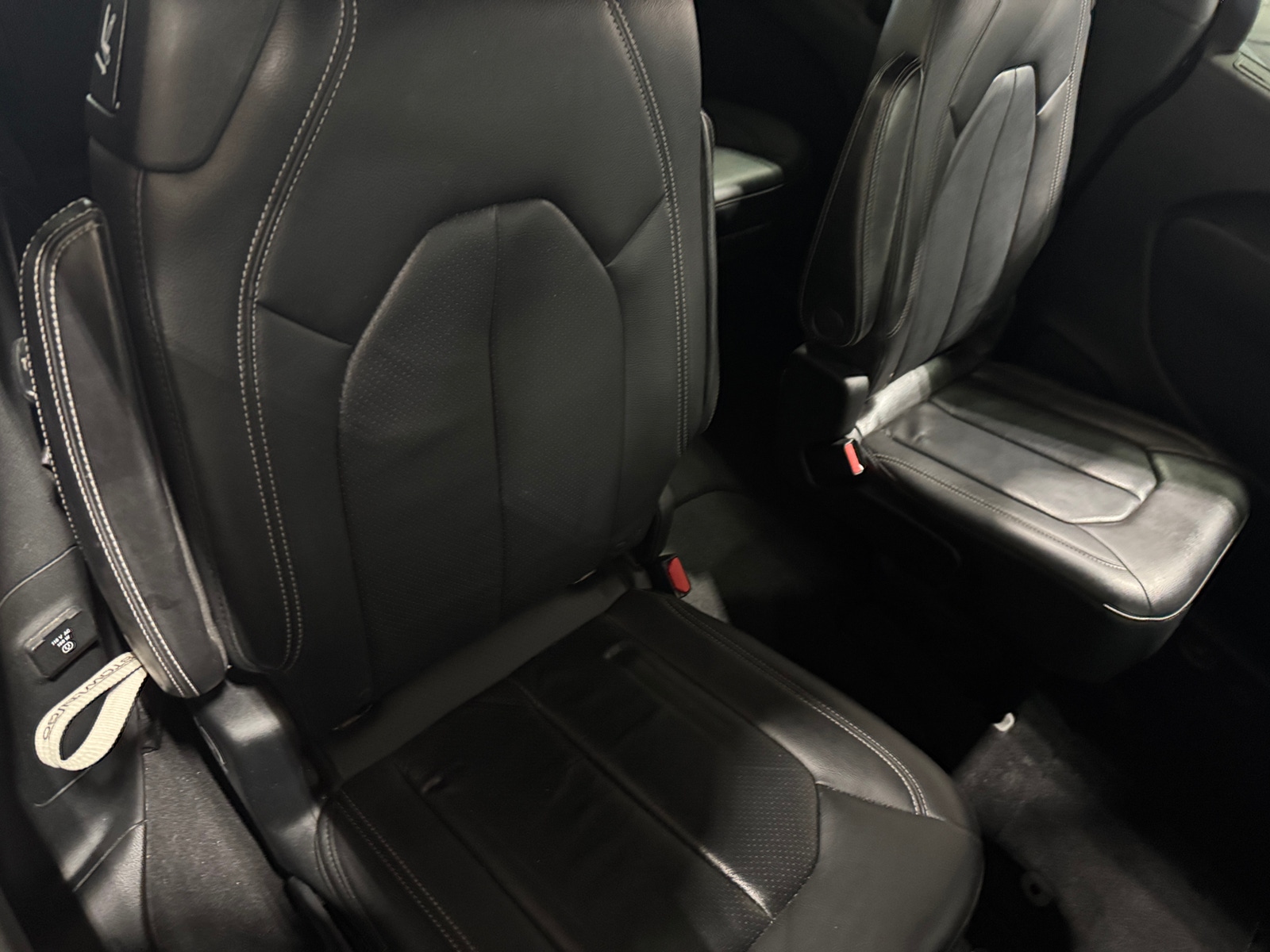Thumbnail: 2018 Chrysler Pacifica - 5