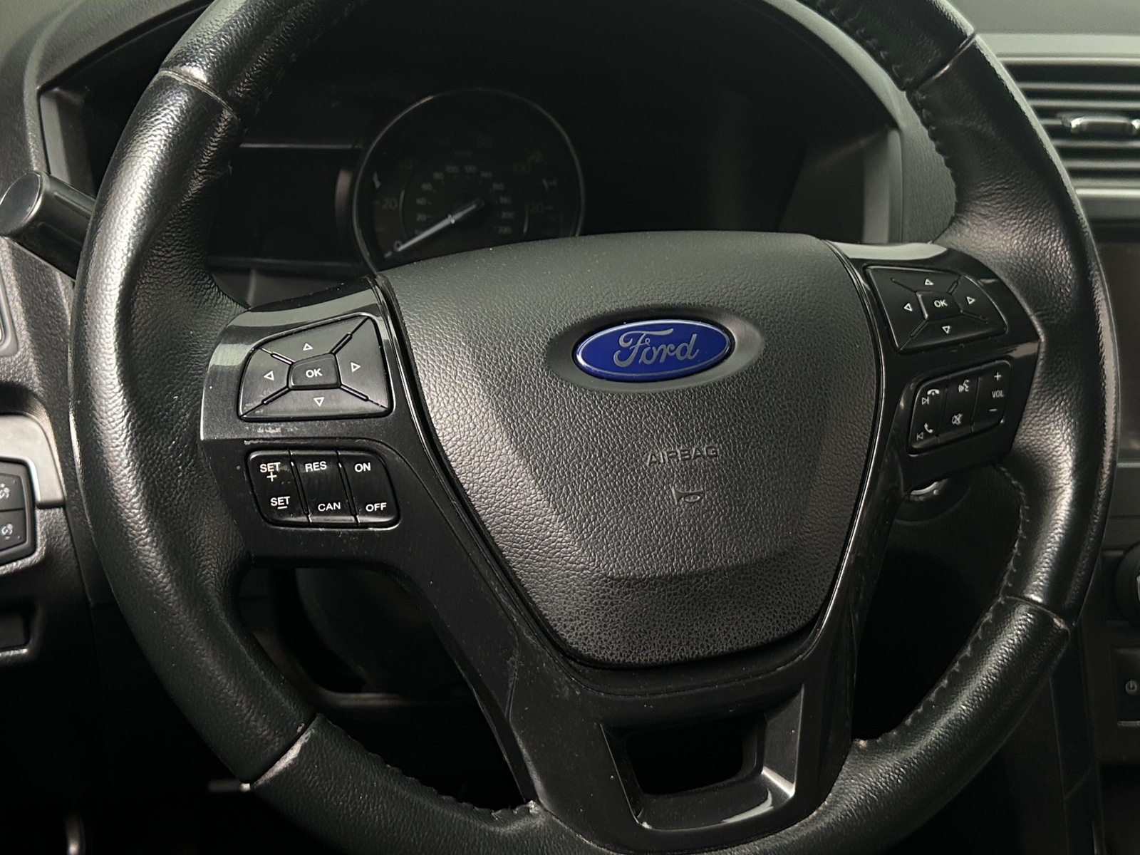 Thumbnail: 2019 Ford Explorer - 5