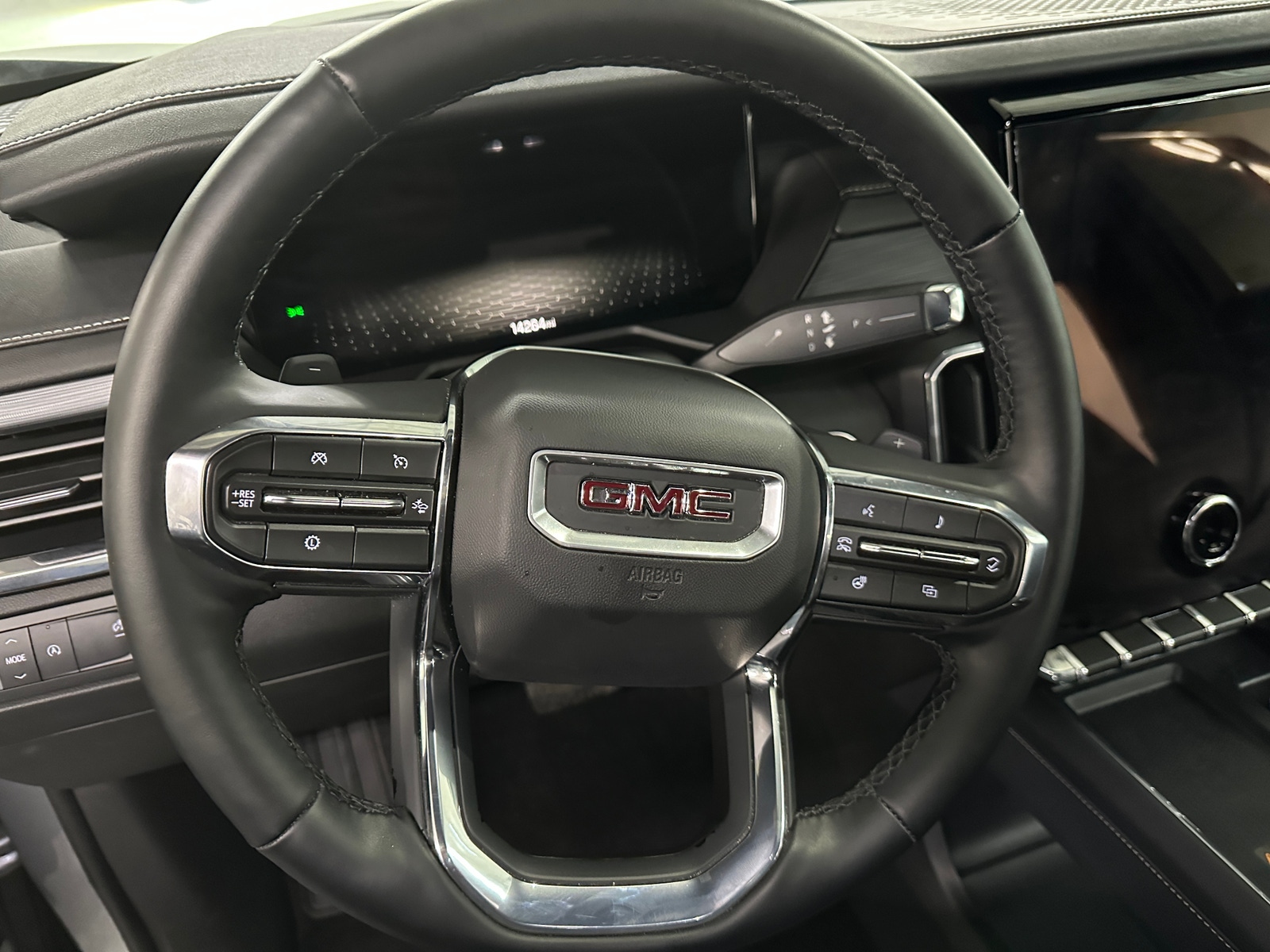 Thumbnail: 2025 GMC Acadia - 5