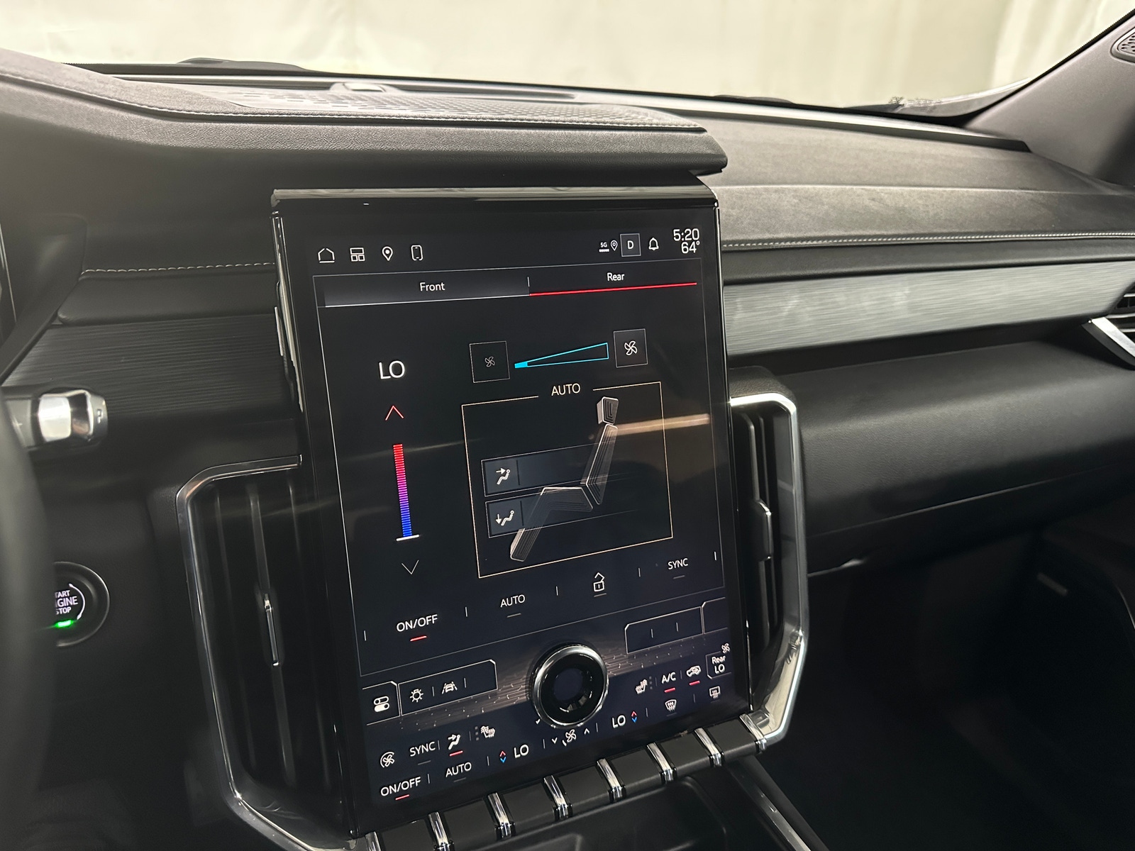 Thumbnail: 2025 GMC Acadia - 4