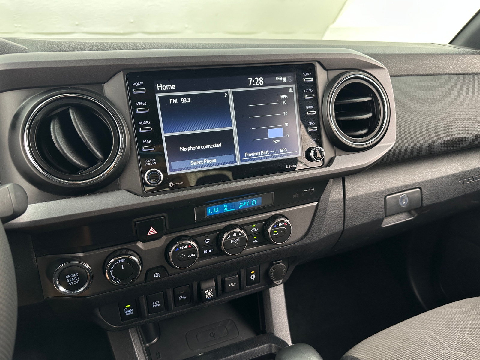 Thumbnail: 2021 Toyota Tacoma - 4
