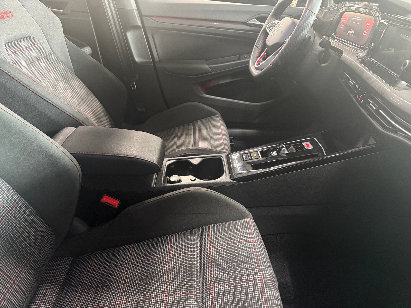 Thumbnail: 2024 Volkswagen Golf - 2