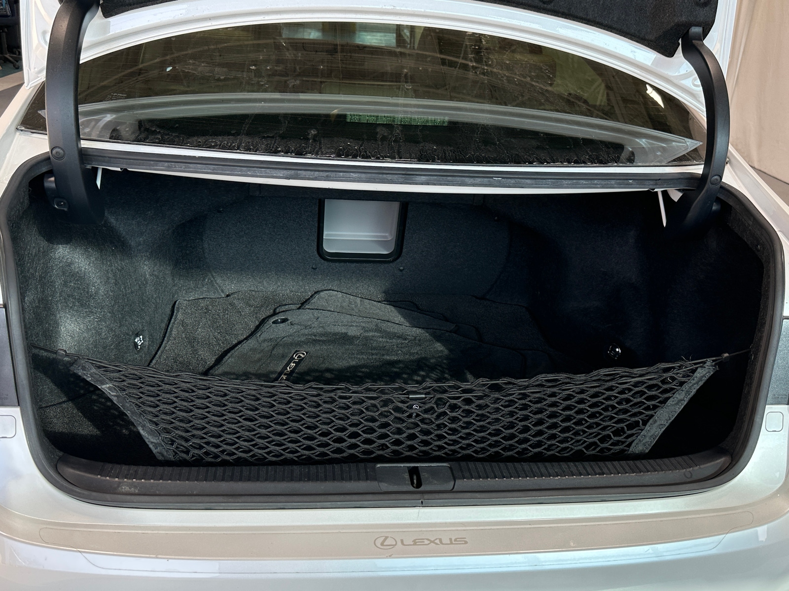 Thumbnail: 2016 Lexus ES - 6