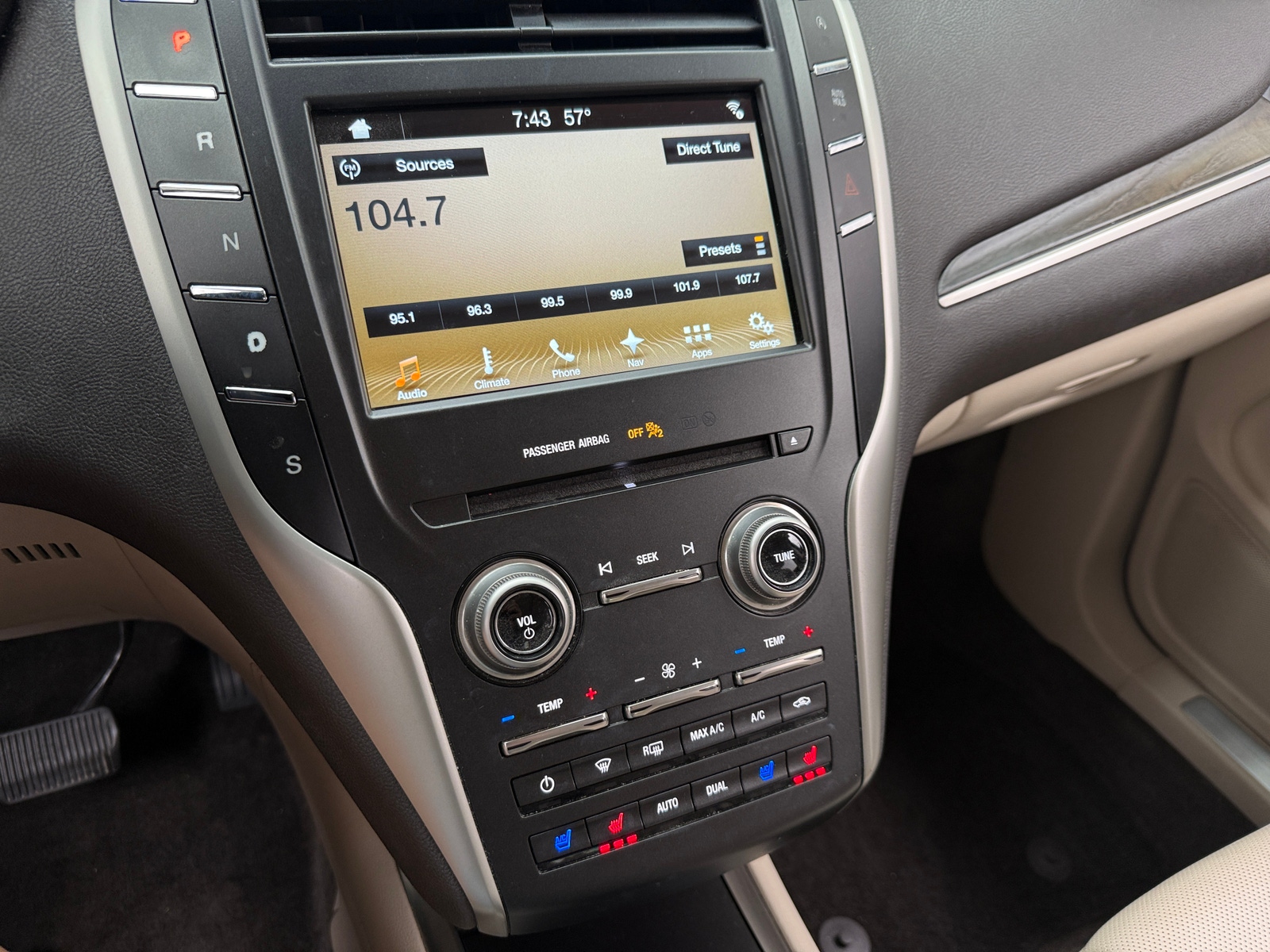 Thumbnail: 2017 Lincoln MKC - 3