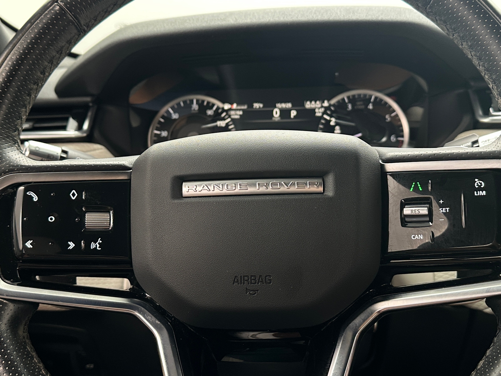 Thumbnail: 2022 Land Rover Range Rover Velar - 4