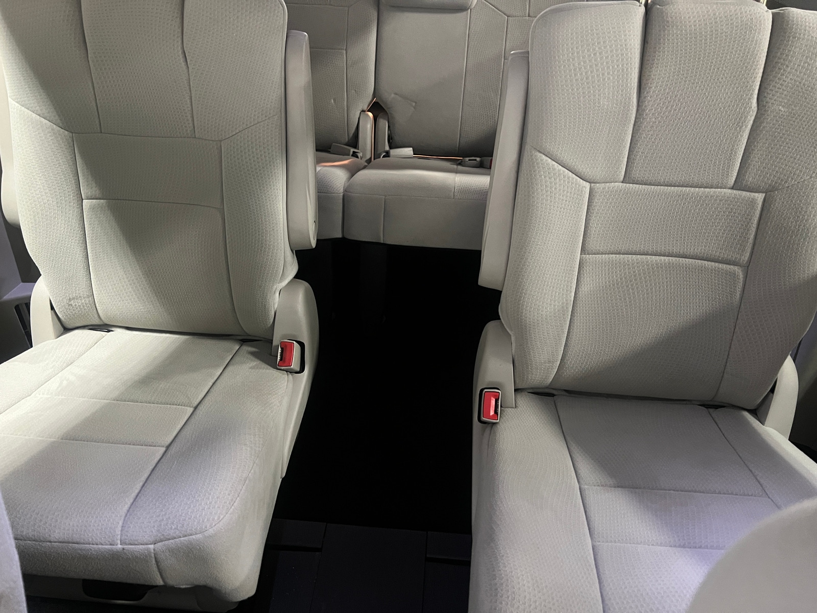 Thumbnail: 2012 Chrysler Town & Country - 6