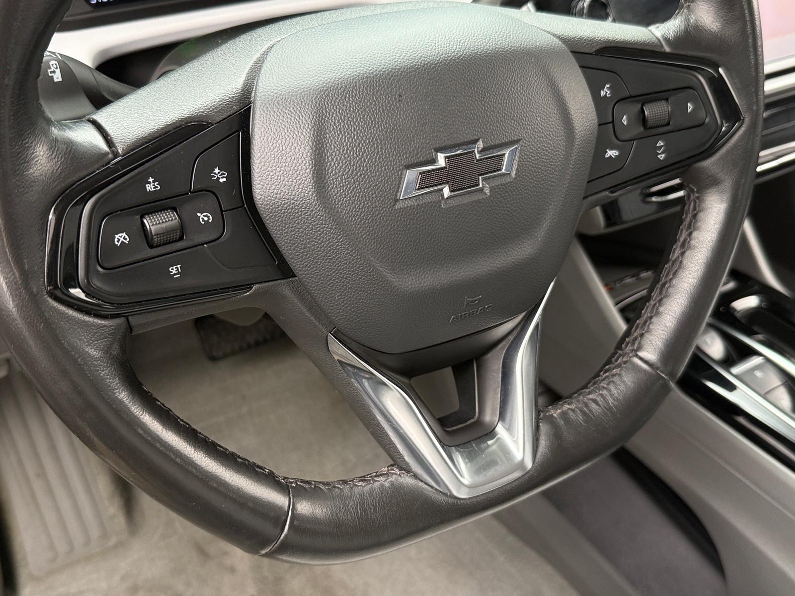 Thumbnail: 2023 Chevrolet Bolt EUV - 4