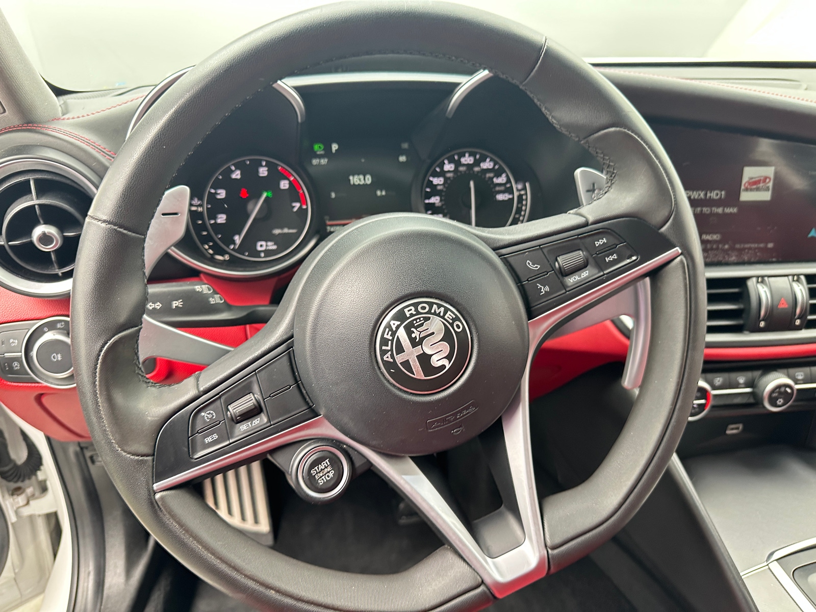 Thumbnail: 2017 Alfa Romeo Giulia - 4