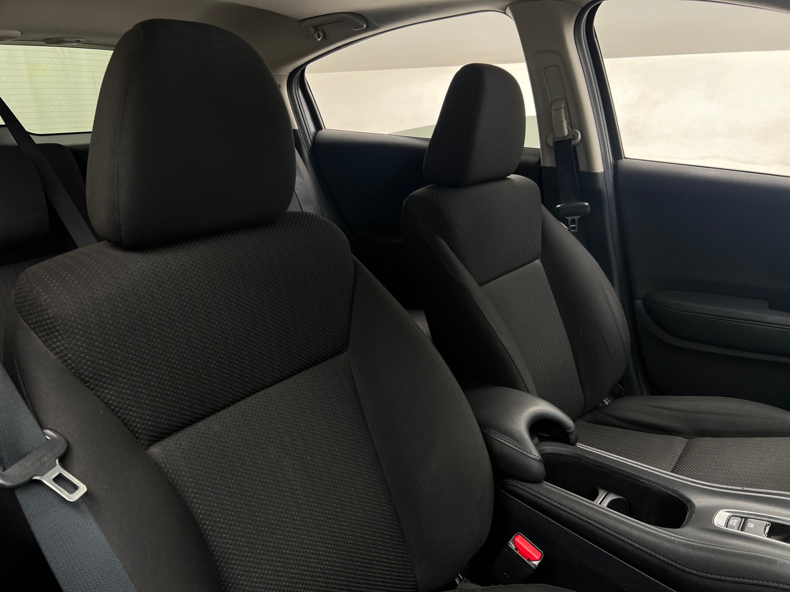 Thumbnail: 2016 Honda HR-V - 2