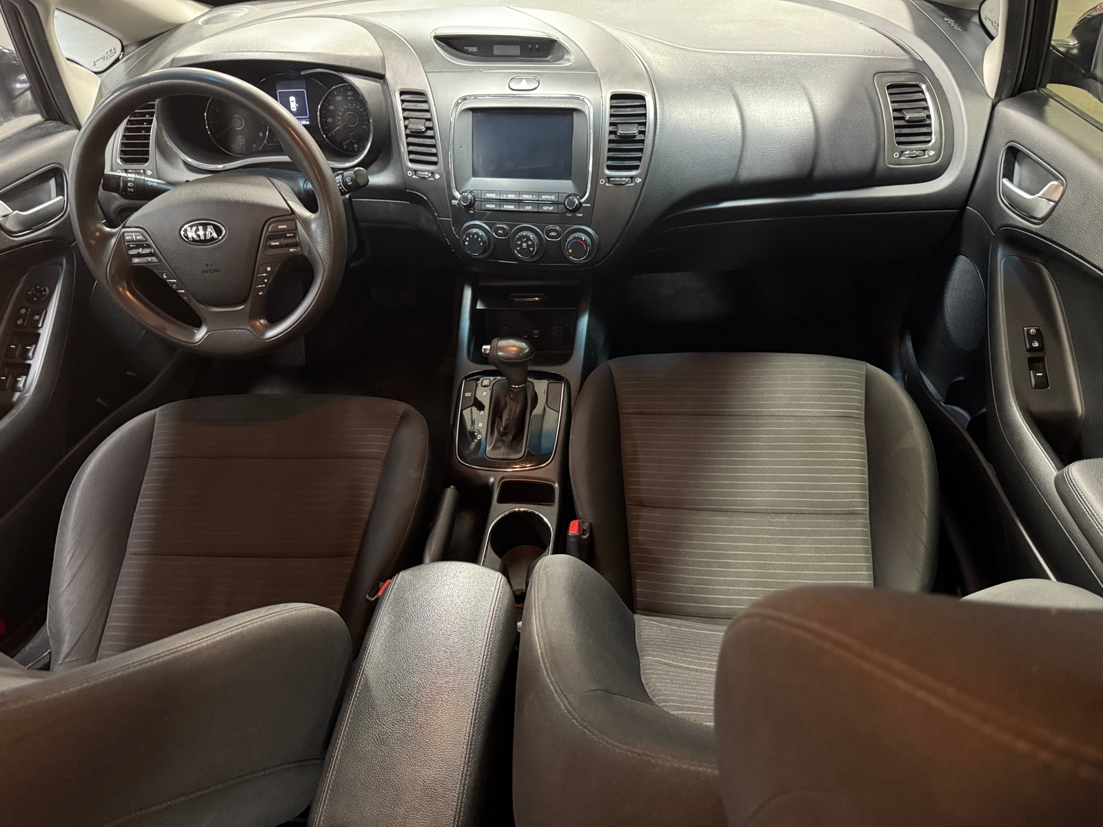 Thumbnail: 2018 Kia Forte - 3