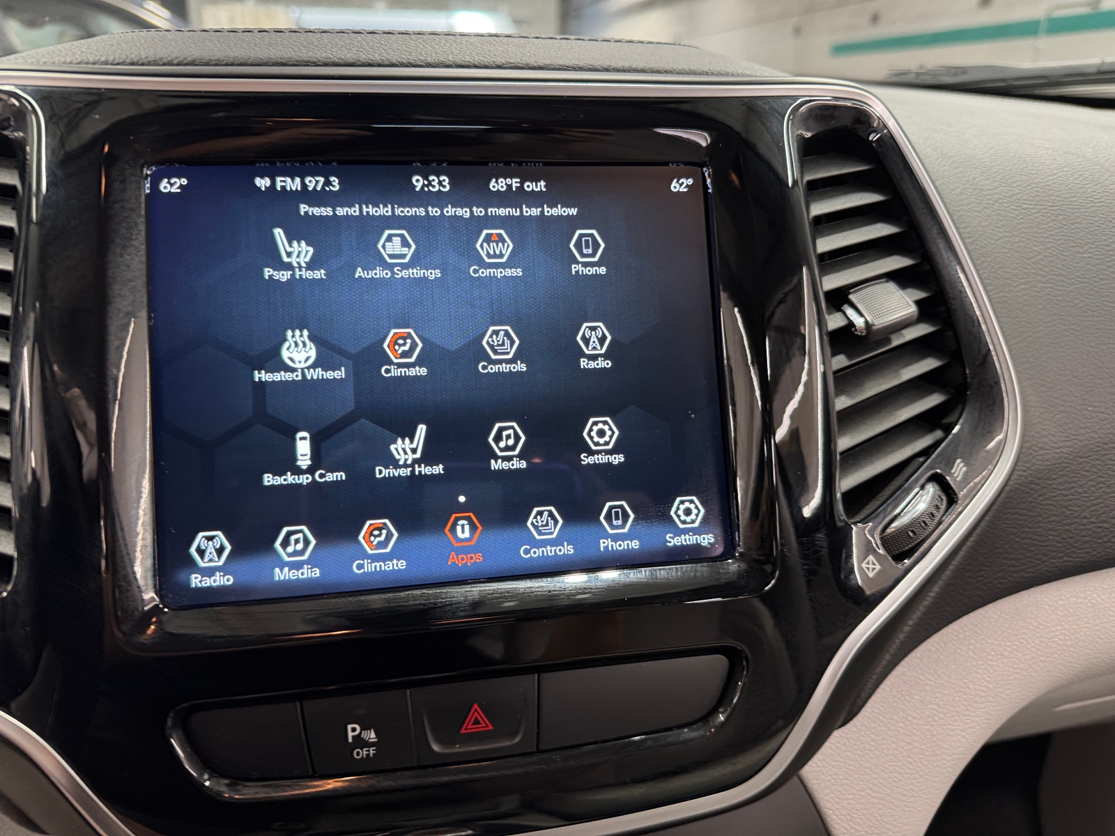 Thumbnail: 2019 Jeep Cherokee - 3
