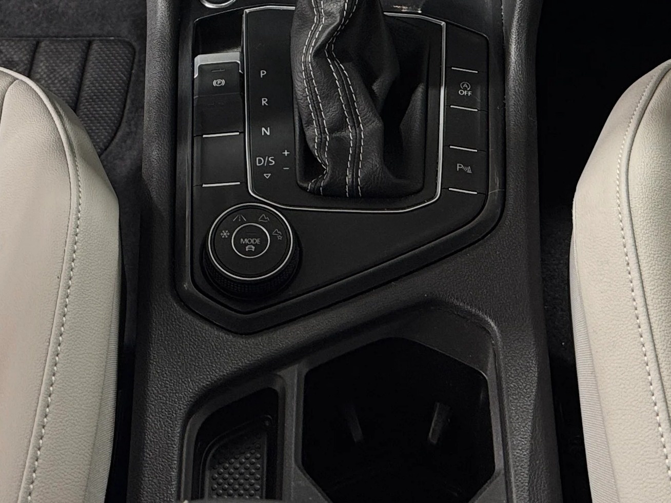 Thumbnail: 2021 Volkswagen Tiguan - 2
