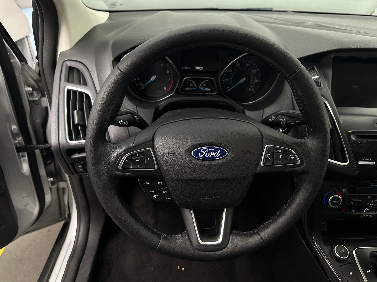 Thumbnail: 2018 Ford Focus - 4