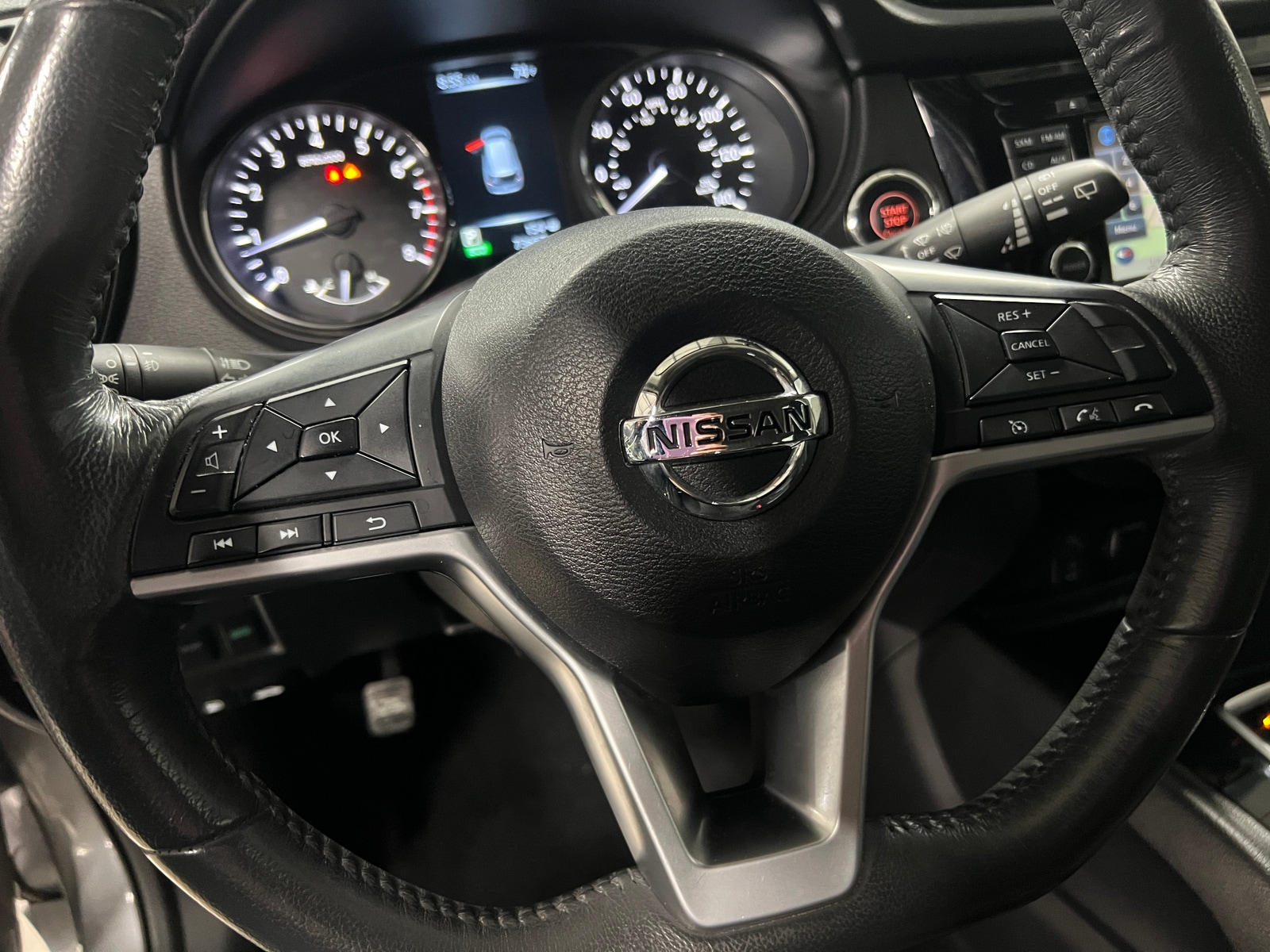 Thumbnail: 2017 Nissan Rogue - 5