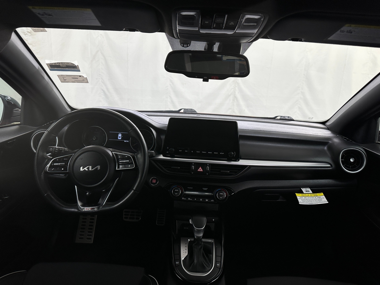 Thumbnail: 2023 Kia Forte - 3