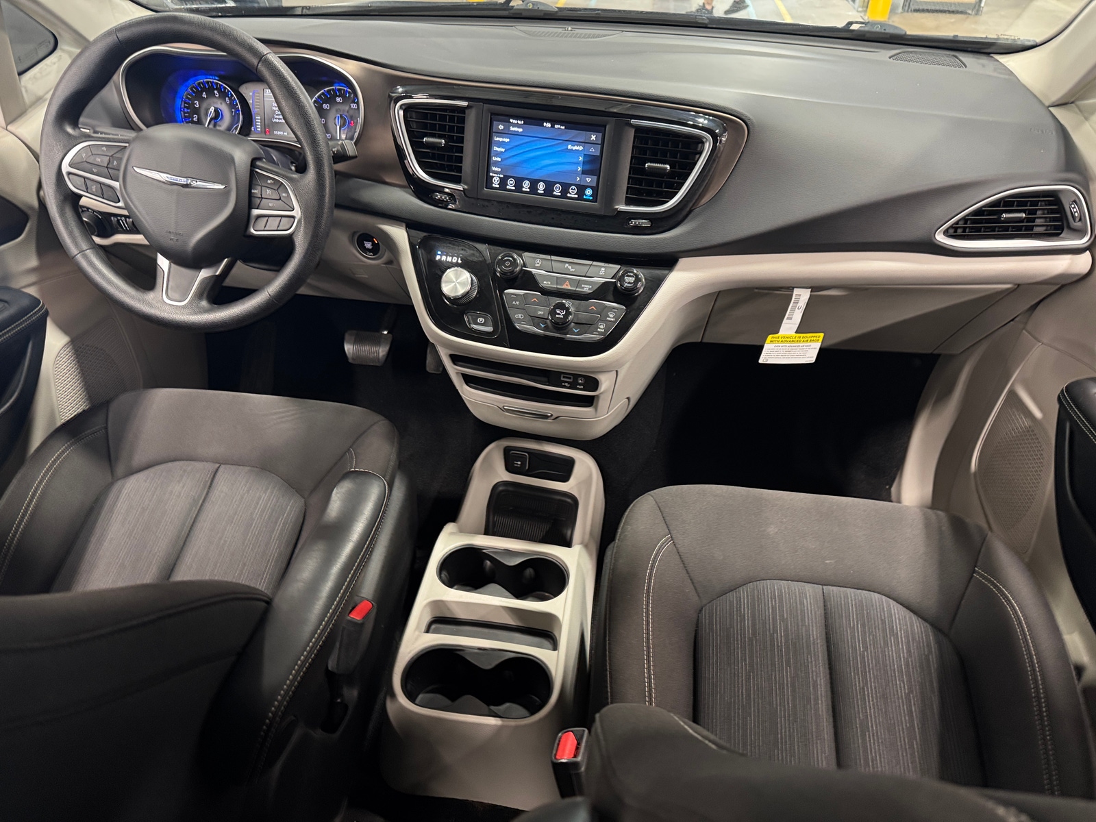 Thumbnail: 2020 Chrysler Voyager - 3