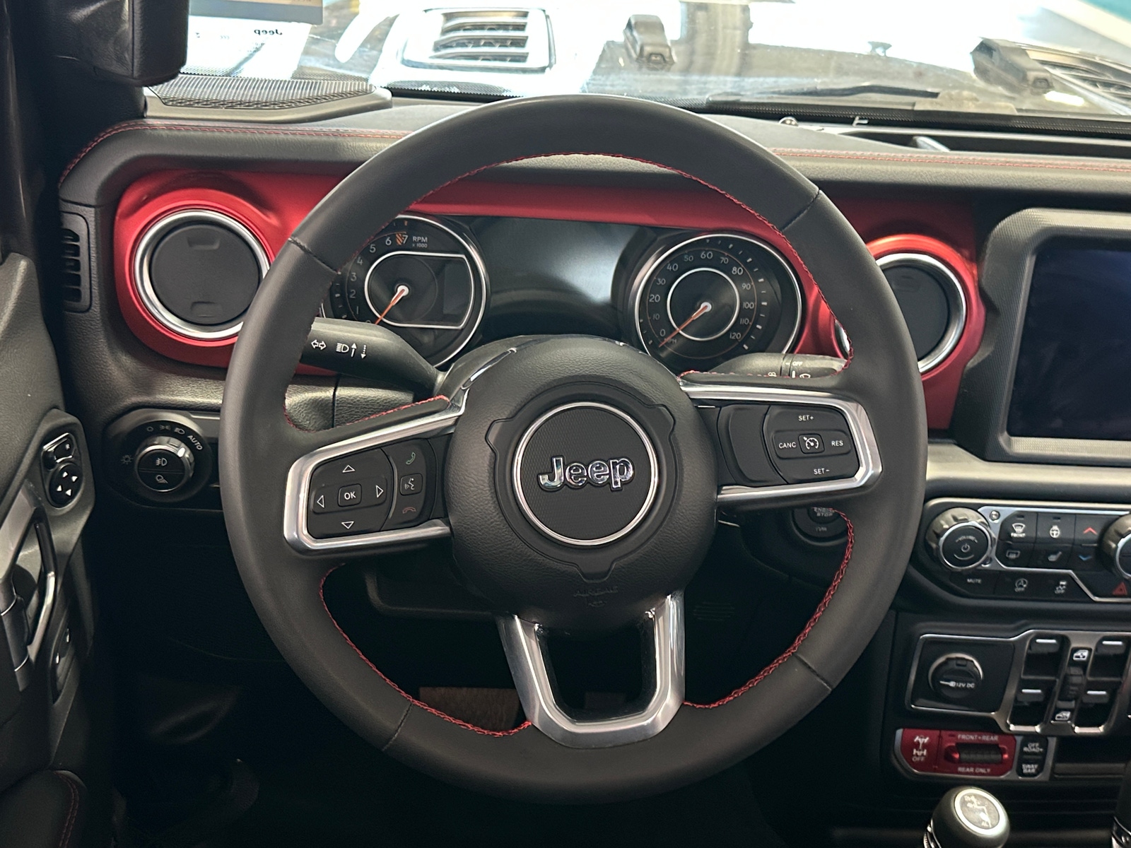 Thumbnail: 2023 Jeep Gladiator - 4