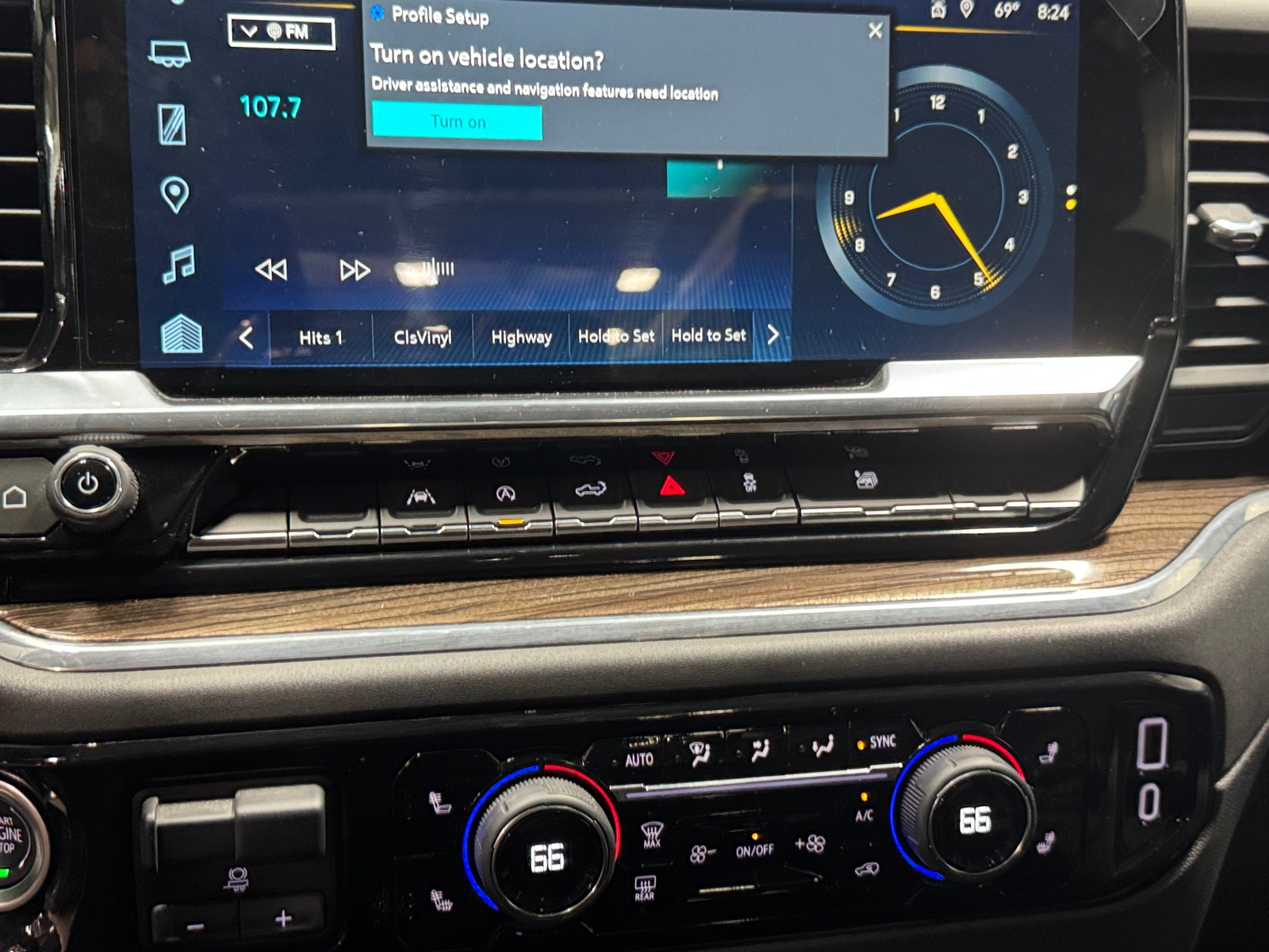 Thumbnail: 2025 Chevrolet Silverado 1500 - 4