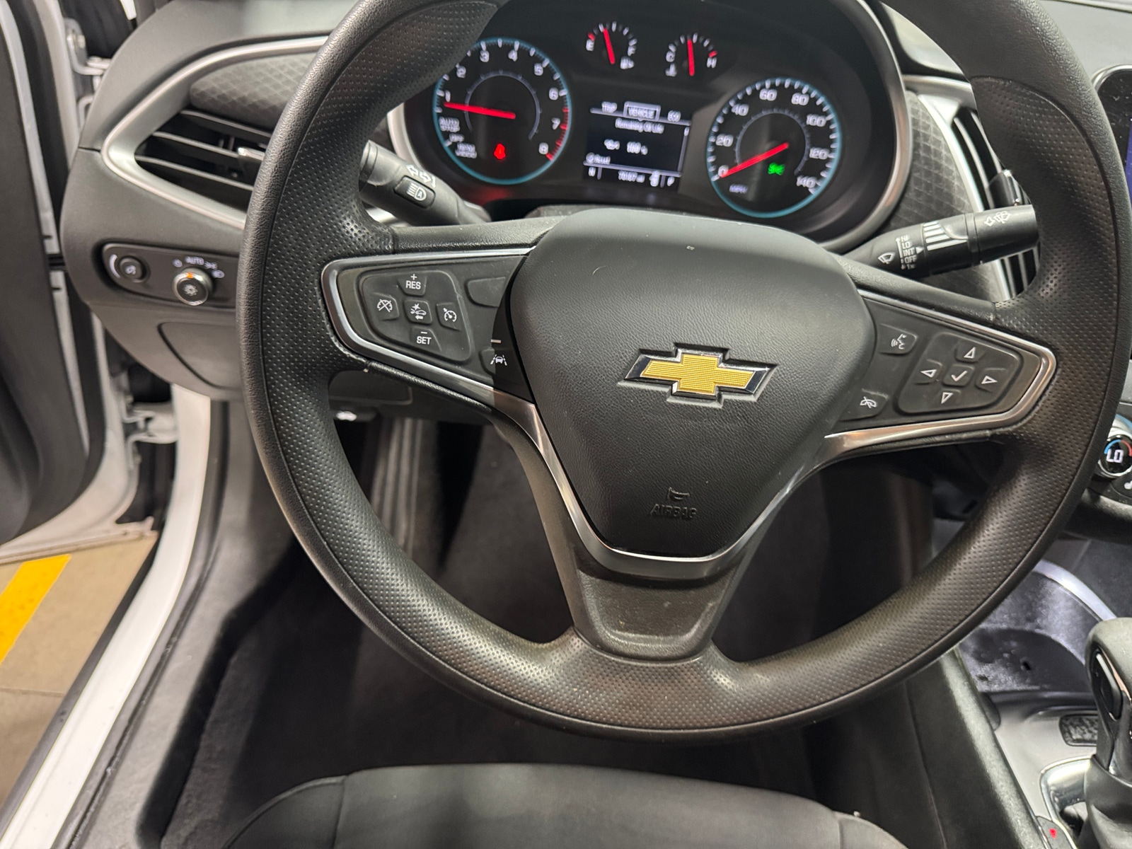 Thumbnail: 2023 Chevrolet Malibu - 5