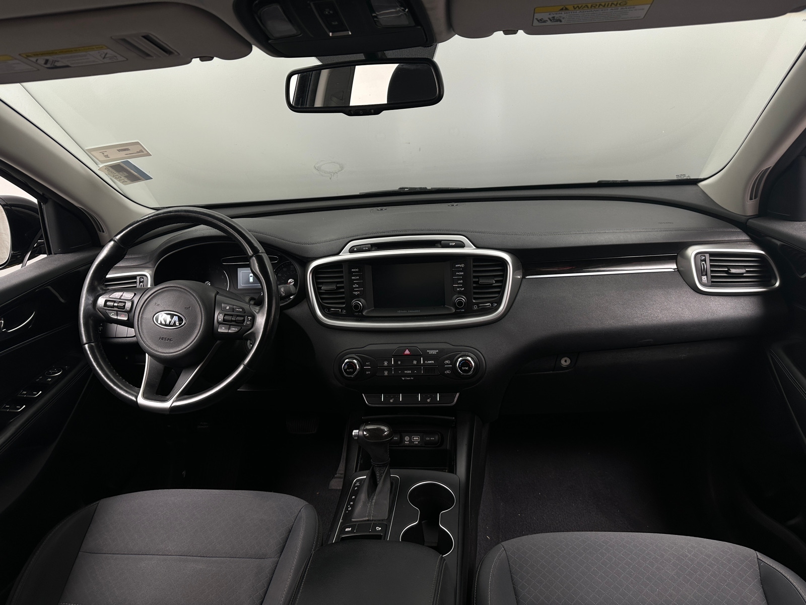 Thumbnail: 2017 Kia Sorento - 3