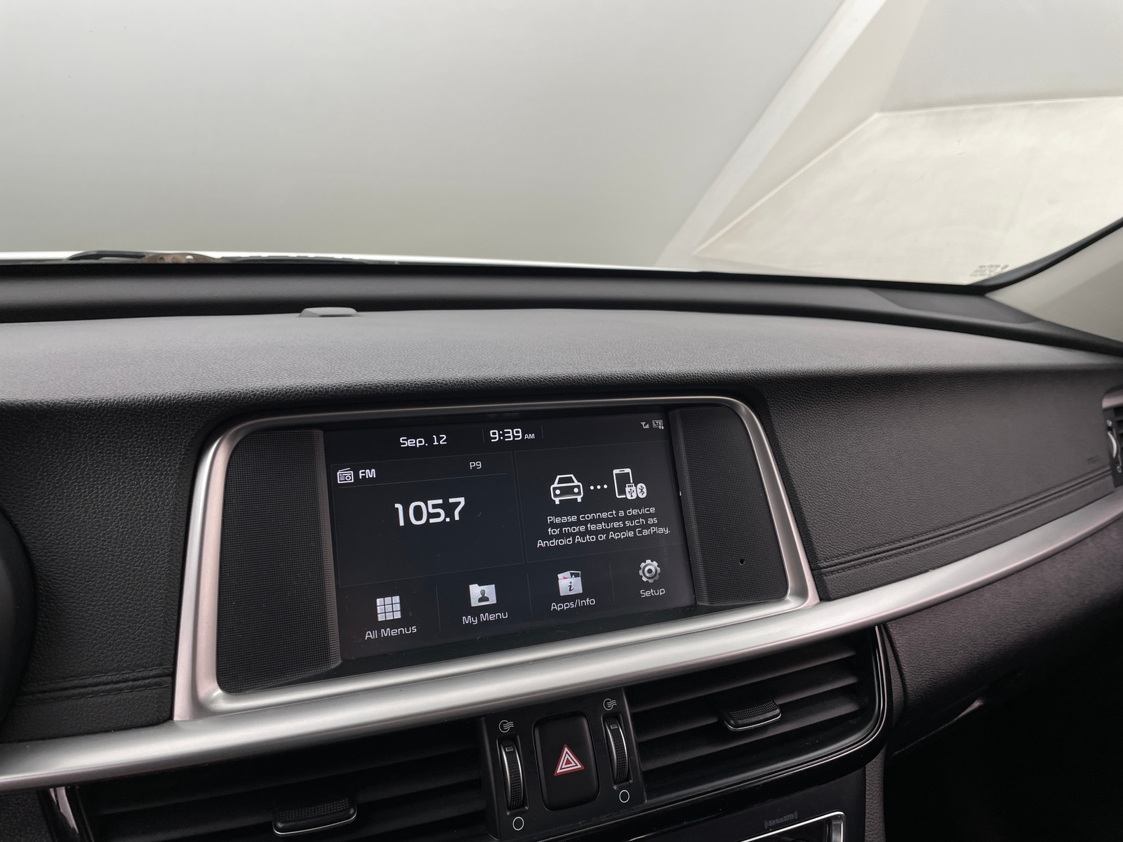 Thumbnail: 2019 Kia Optima - 3