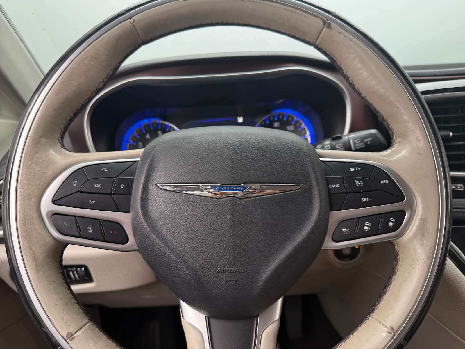 Thumbnail: 2018 Chrysler Pacifica - 4
