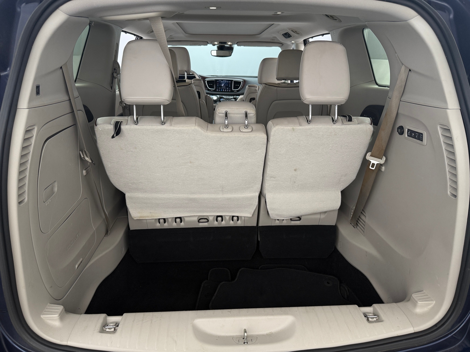 Thumbnail: 2018 Chrysler Pacifica - 6