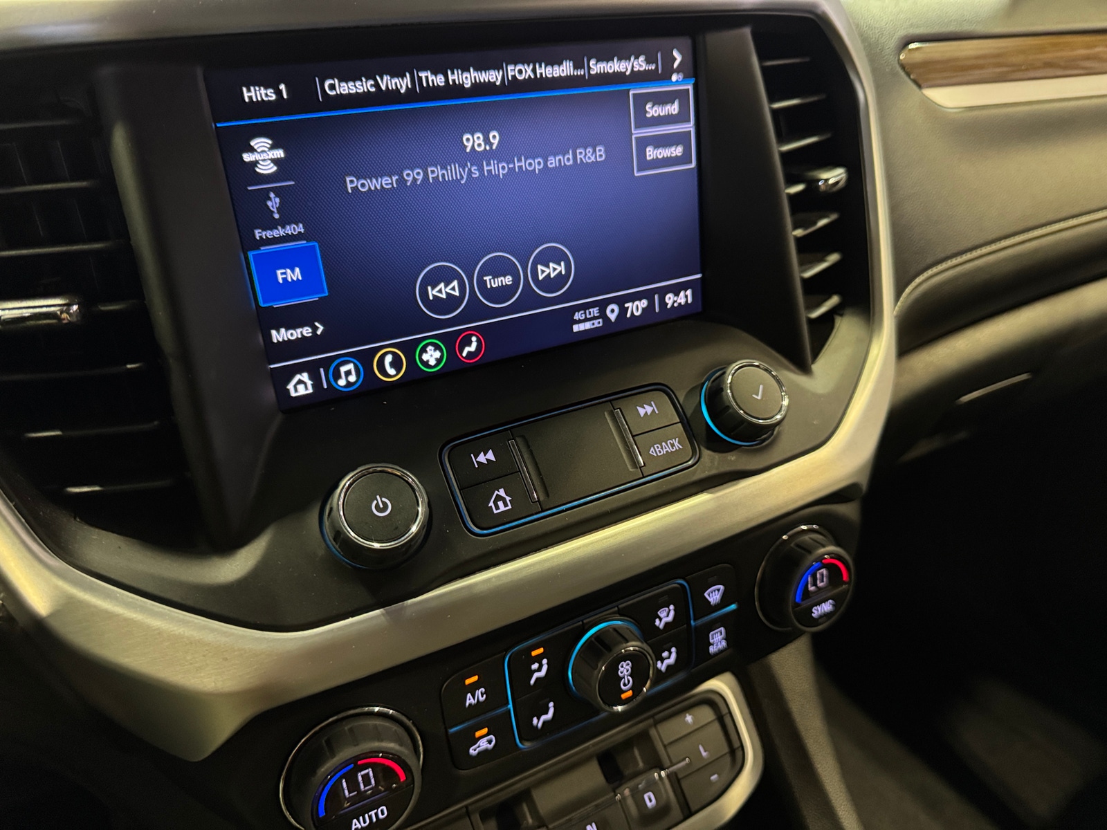 Thumbnail: 2022 GMC Acadia - 4