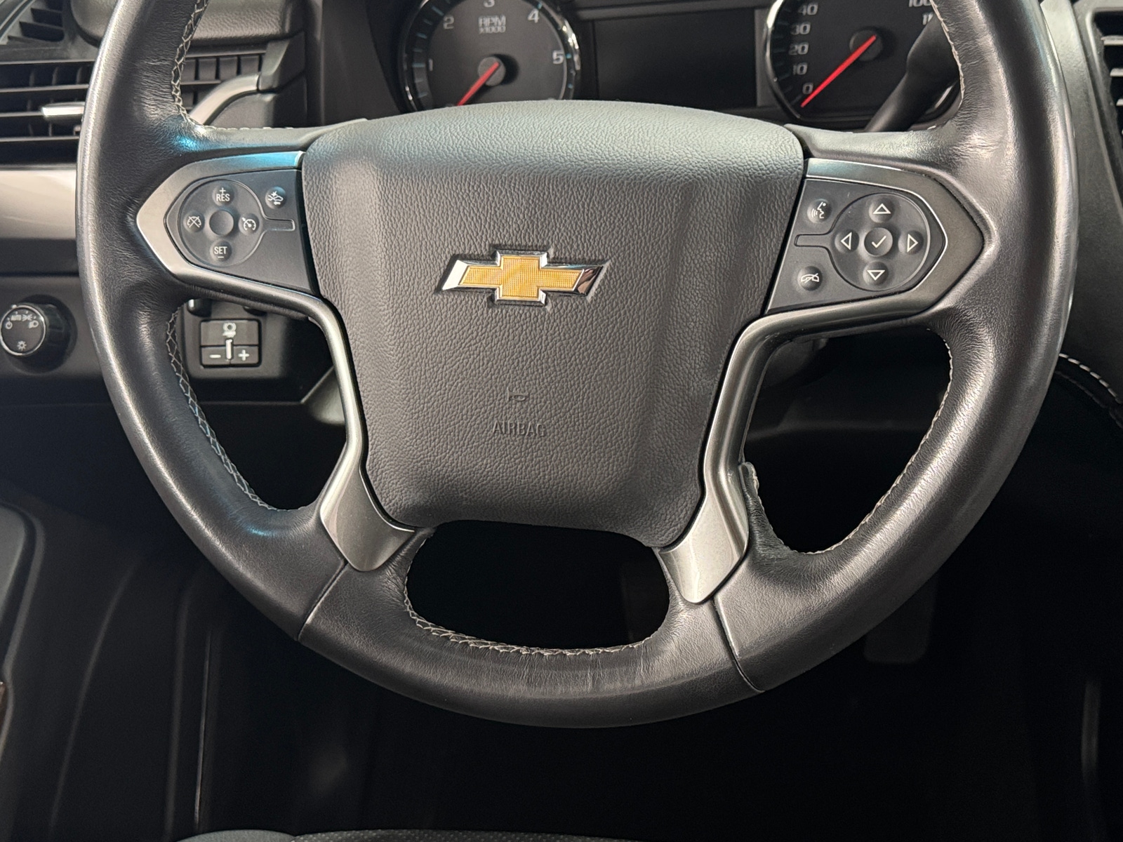 Thumbnail: 2018 Chevrolet Tahoe - 5