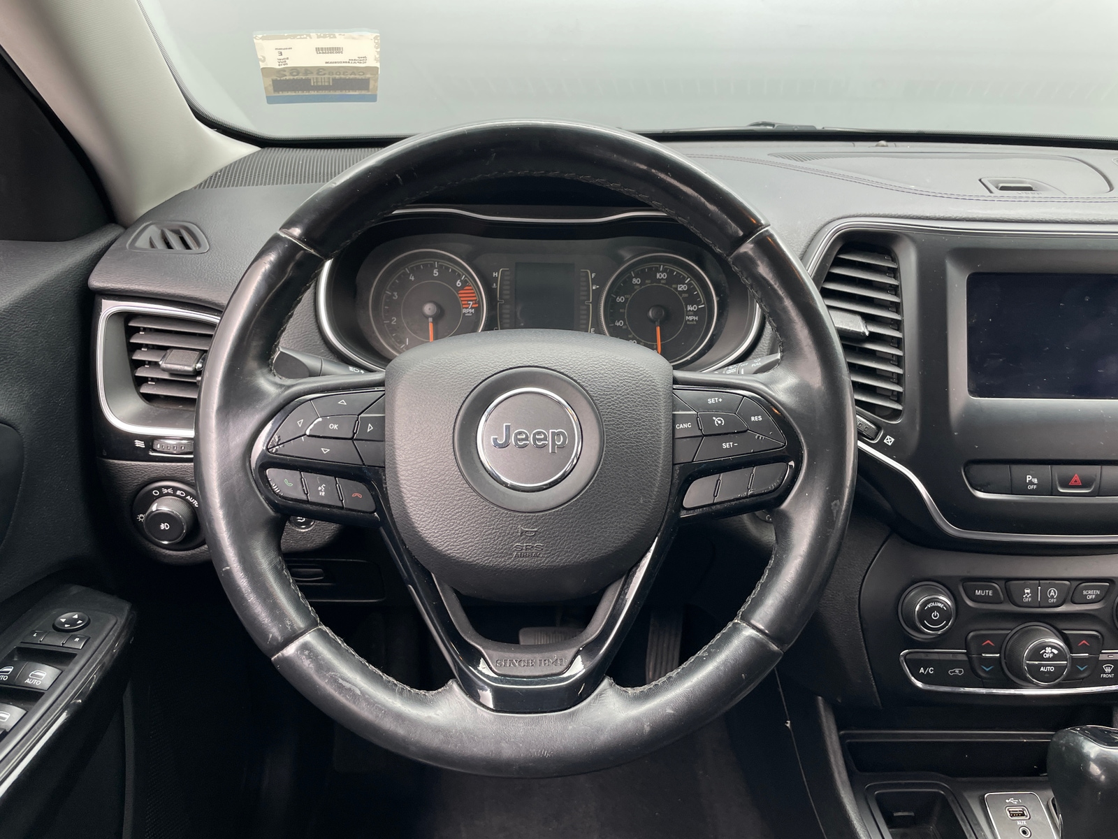 Thumbnail: 2019 Jeep Cherokee - 5