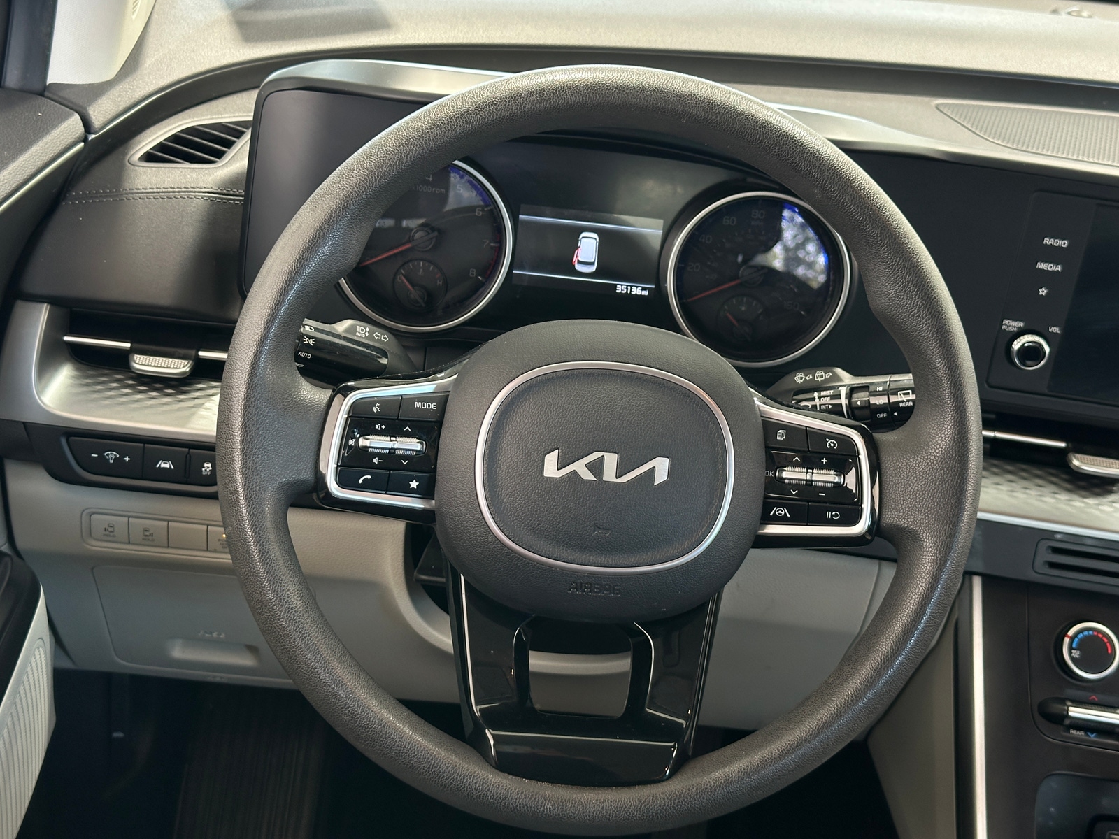 Thumbnail: 2022 Kia Carnival - 5