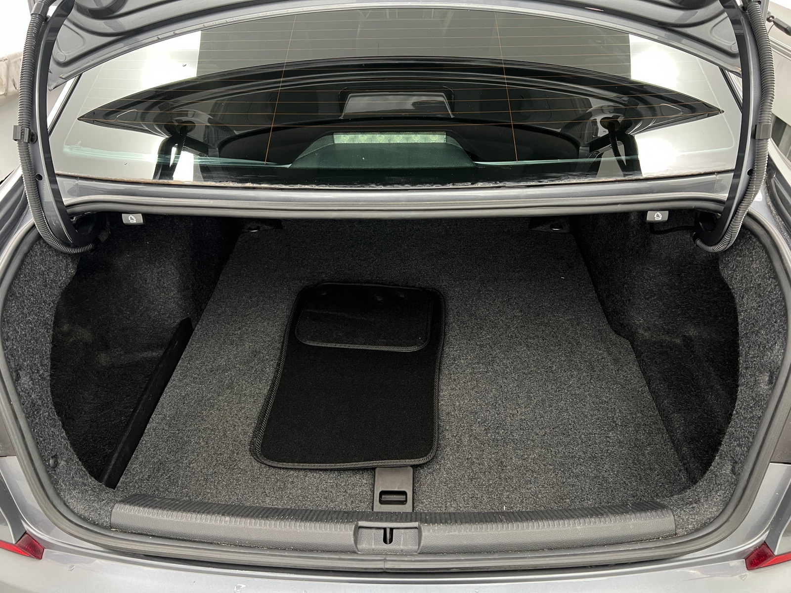 Thumbnail: 2017 Volkswagen Passat - 6