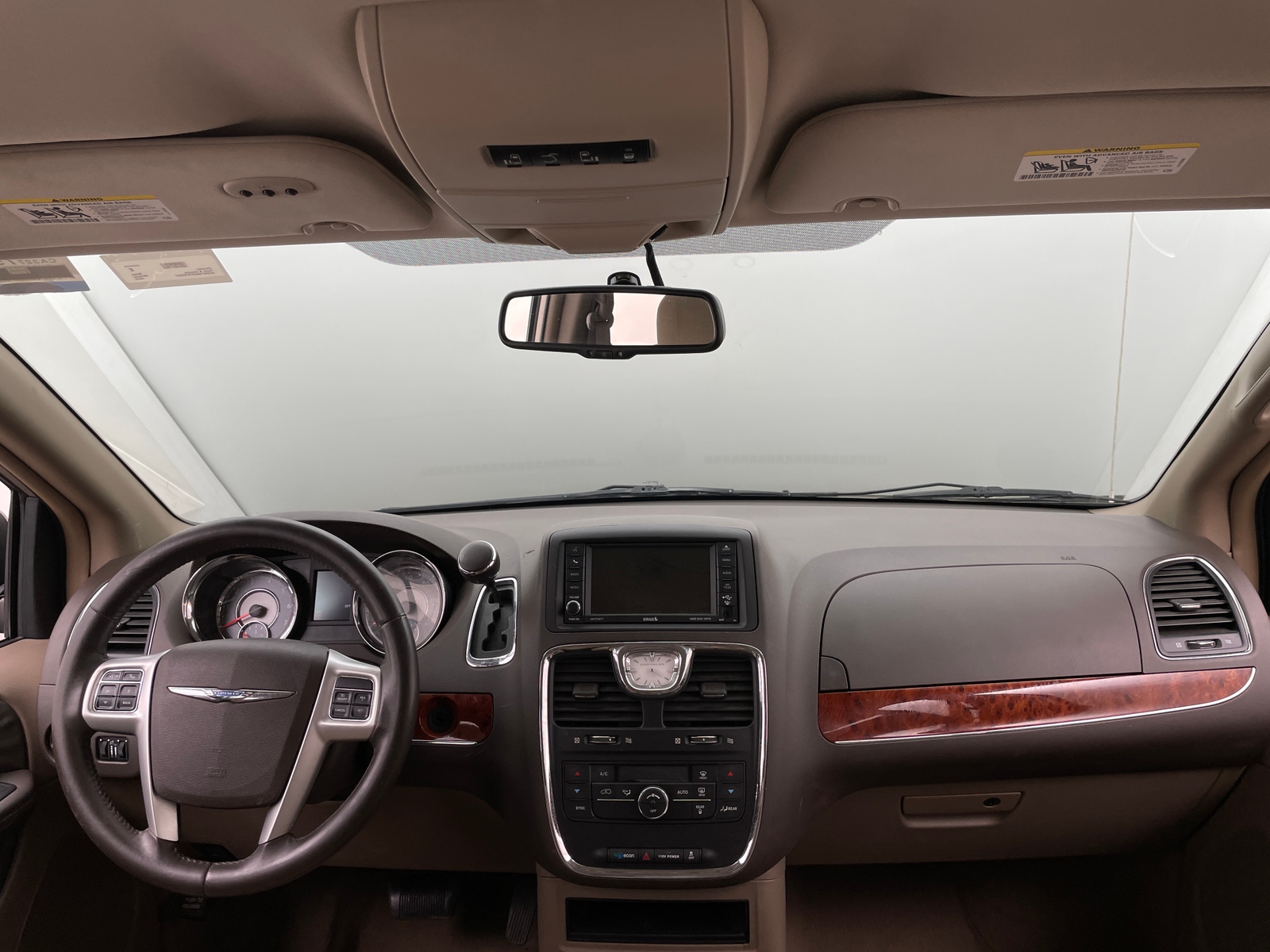 Thumbnail: 2015 Chrysler Town & Country - 2