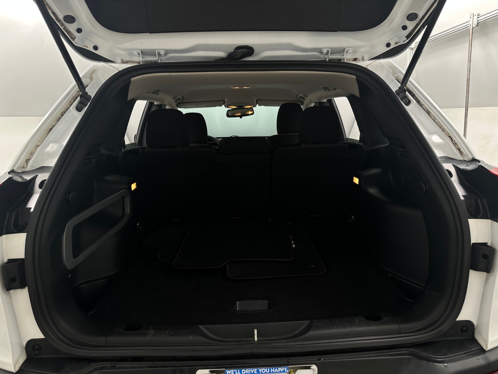 Thumbnail: 2016 Jeep Cherokee - 7