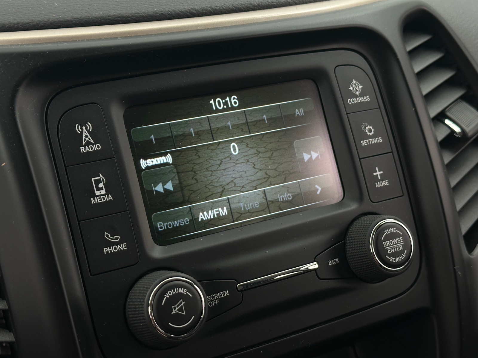 Thumbnail: 2016 Jeep Cherokee - 4