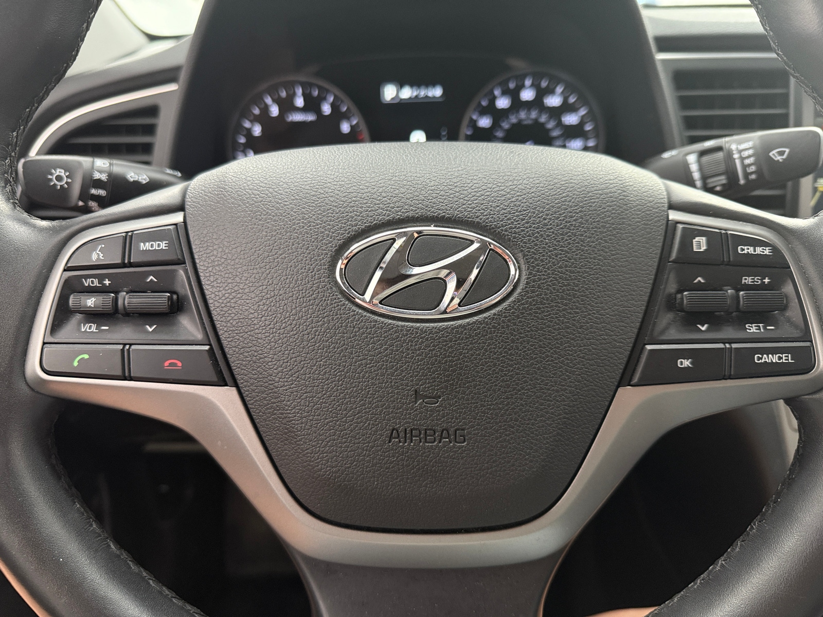 Thumbnail: 2017 Hyundai Elantra - 4