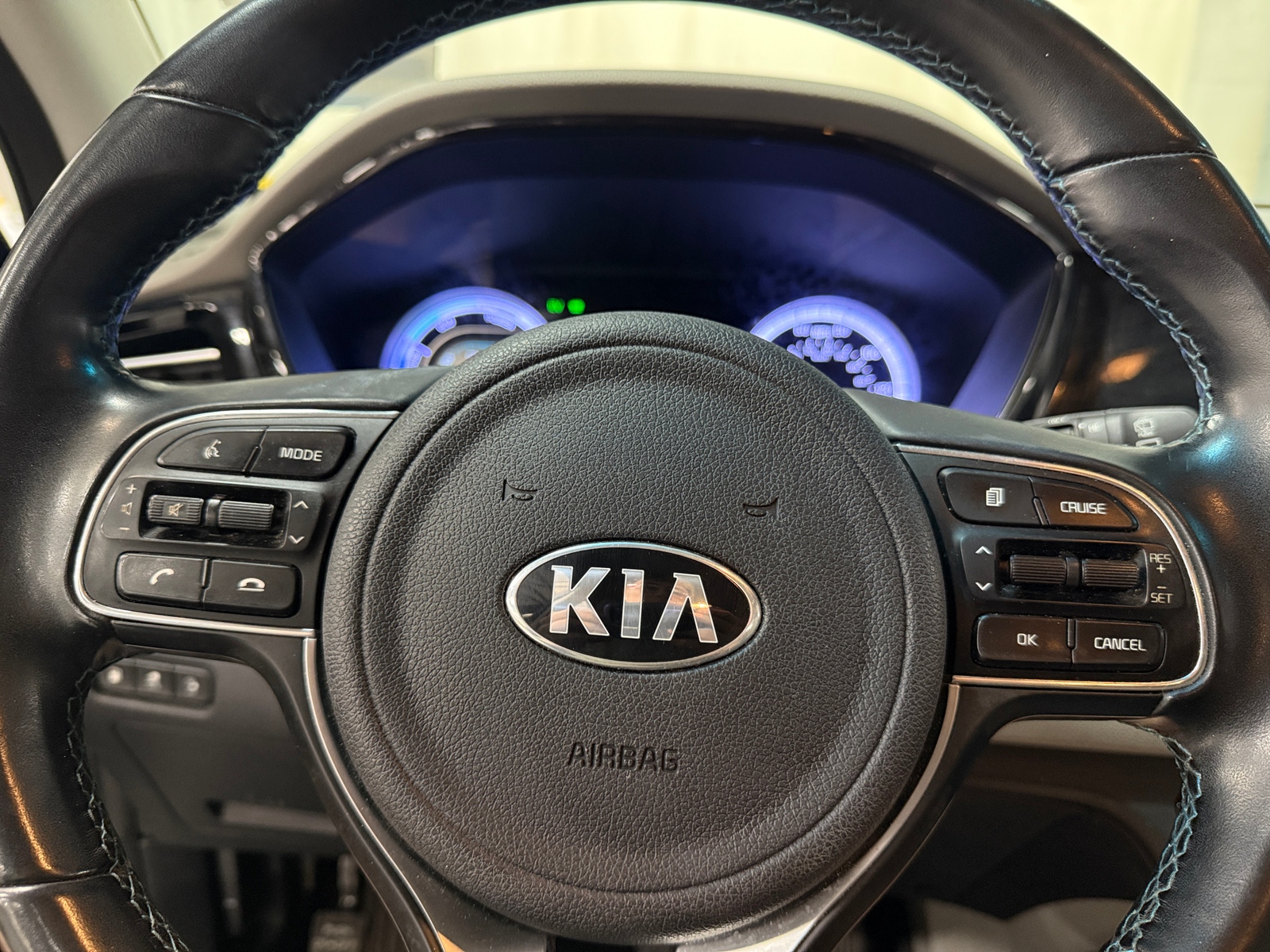 Thumbnail: 2020 Kia Niro - 5