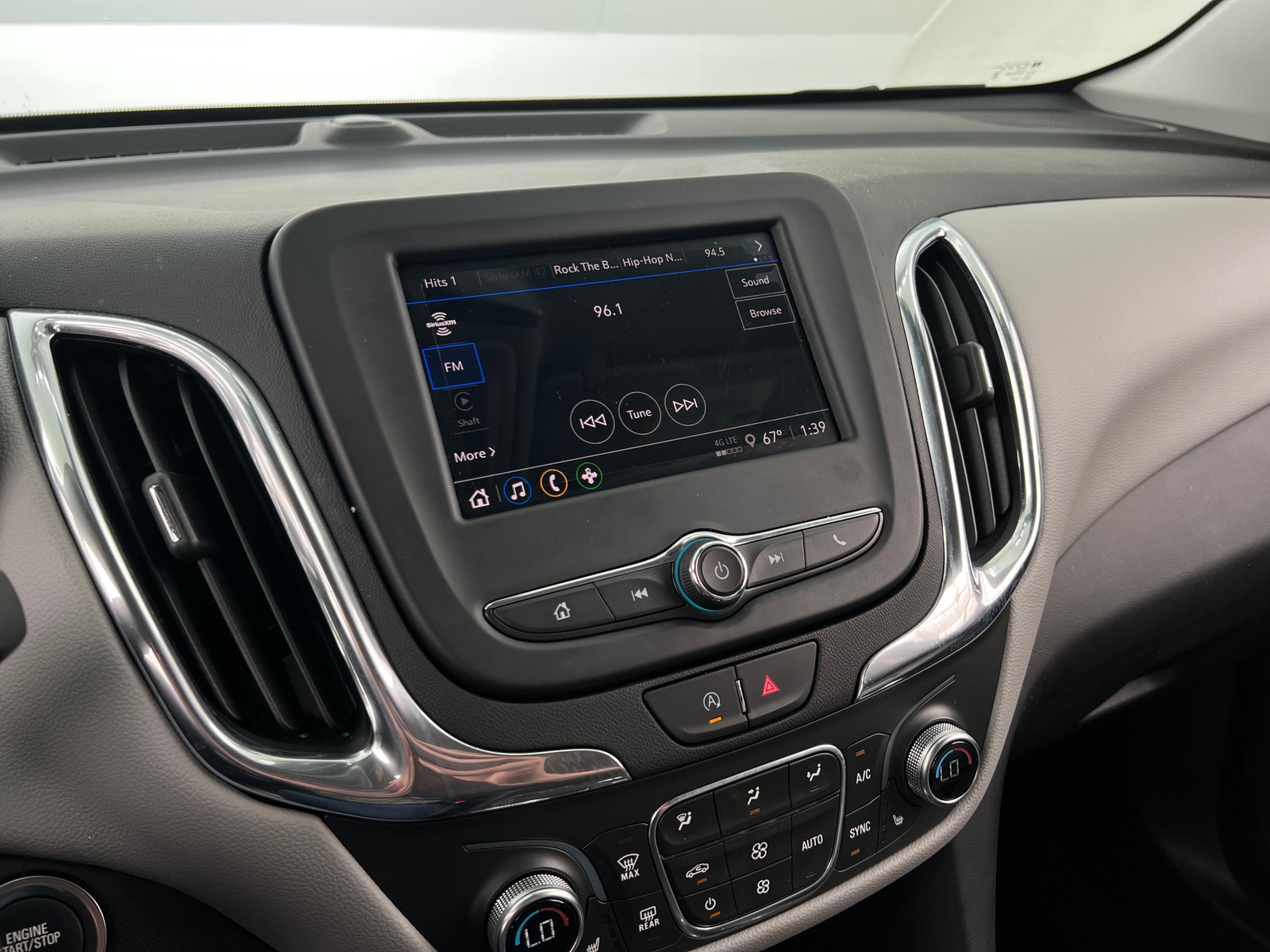 Thumbnail: 2023 Chevrolet Equinox - 4