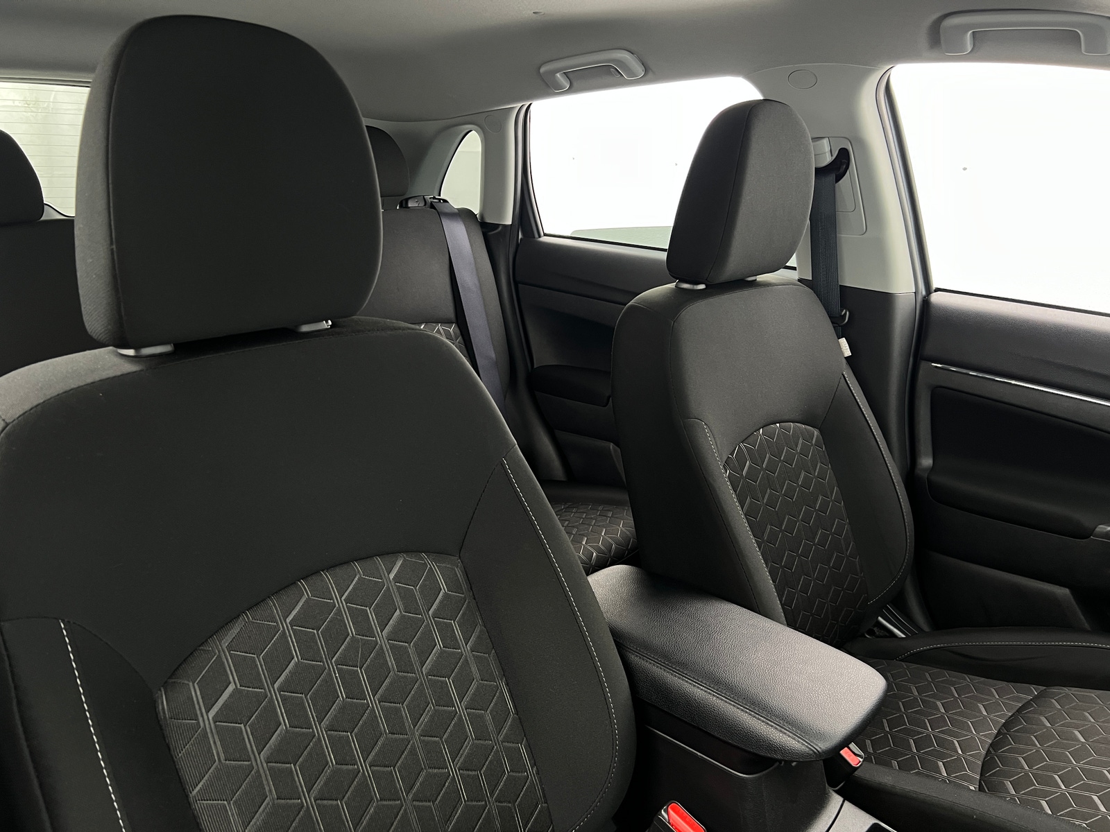 Thumbnail: 2024 Mitsubishi Outlander Sport - 2