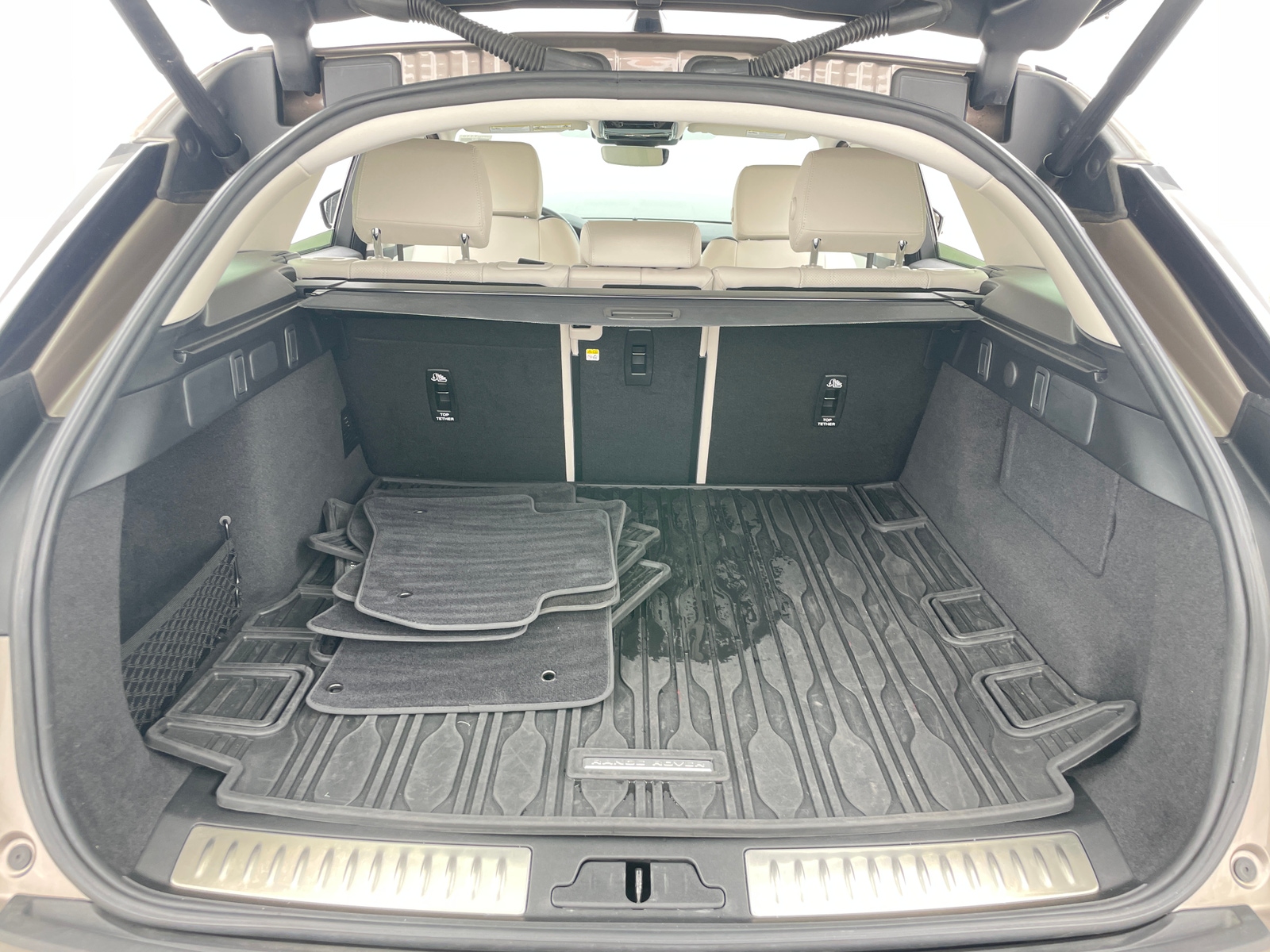 Thumbnail: 2023 Land Rover Range Rover Velar - 6