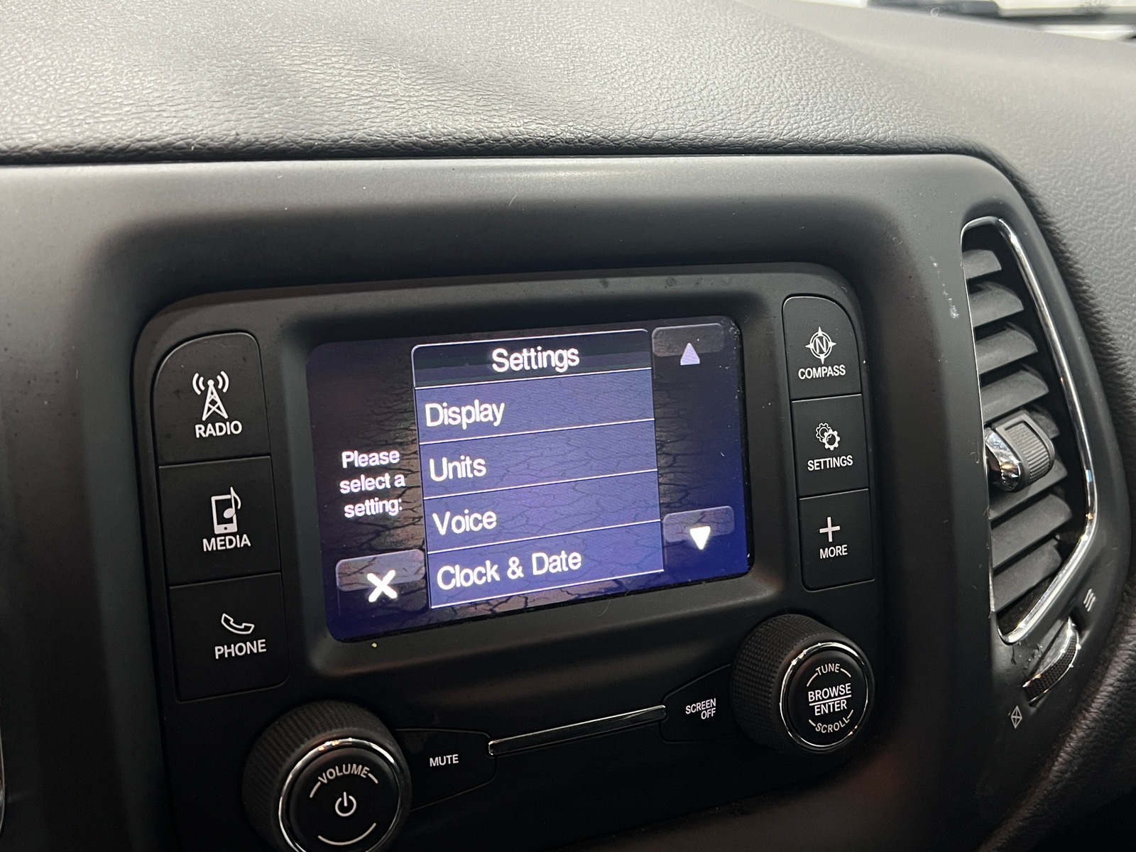 Thumbnail: 2018 Jeep Compass - 4