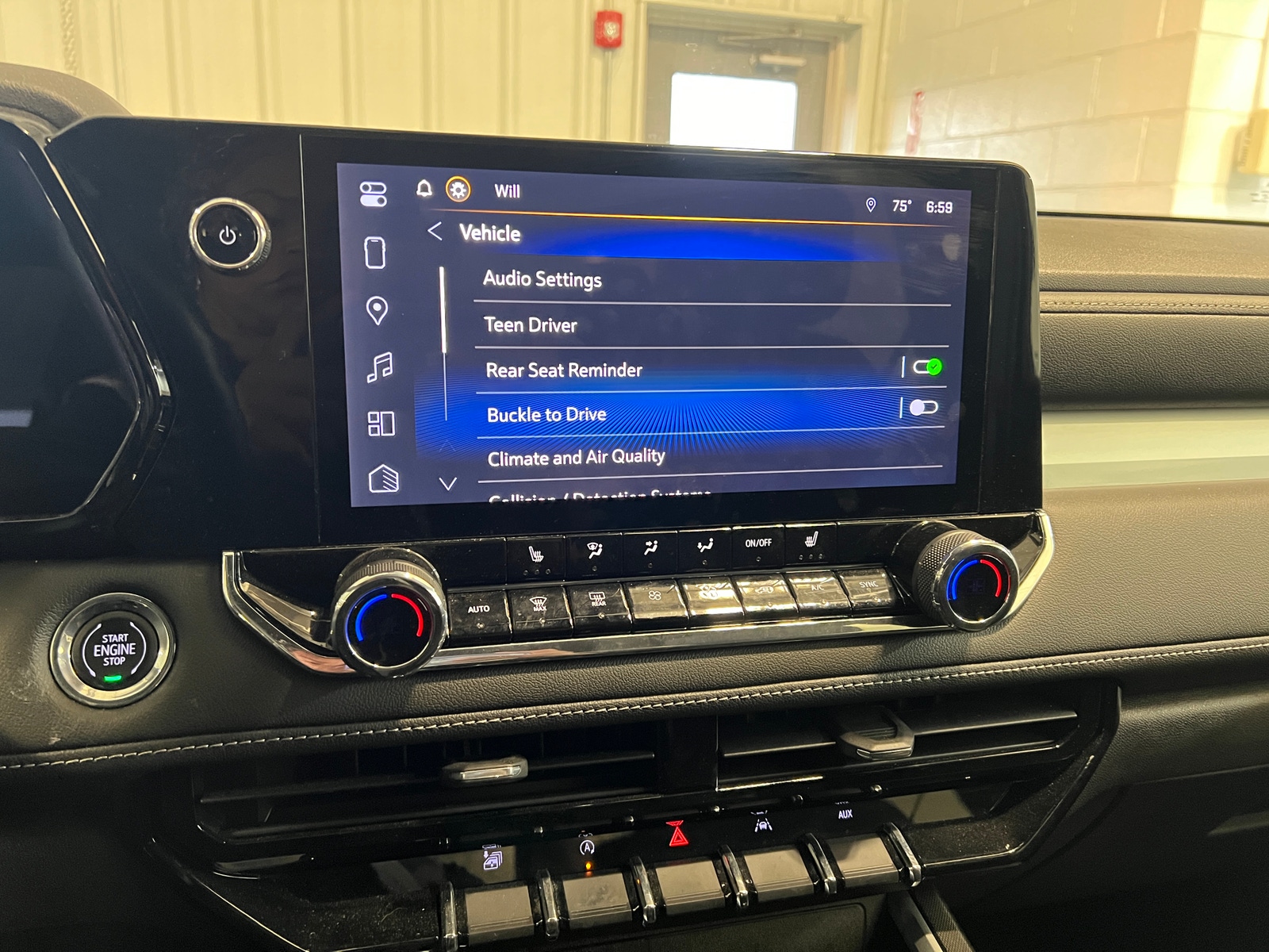 Thumbnail: 2023 Chevrolet Colorado - 4