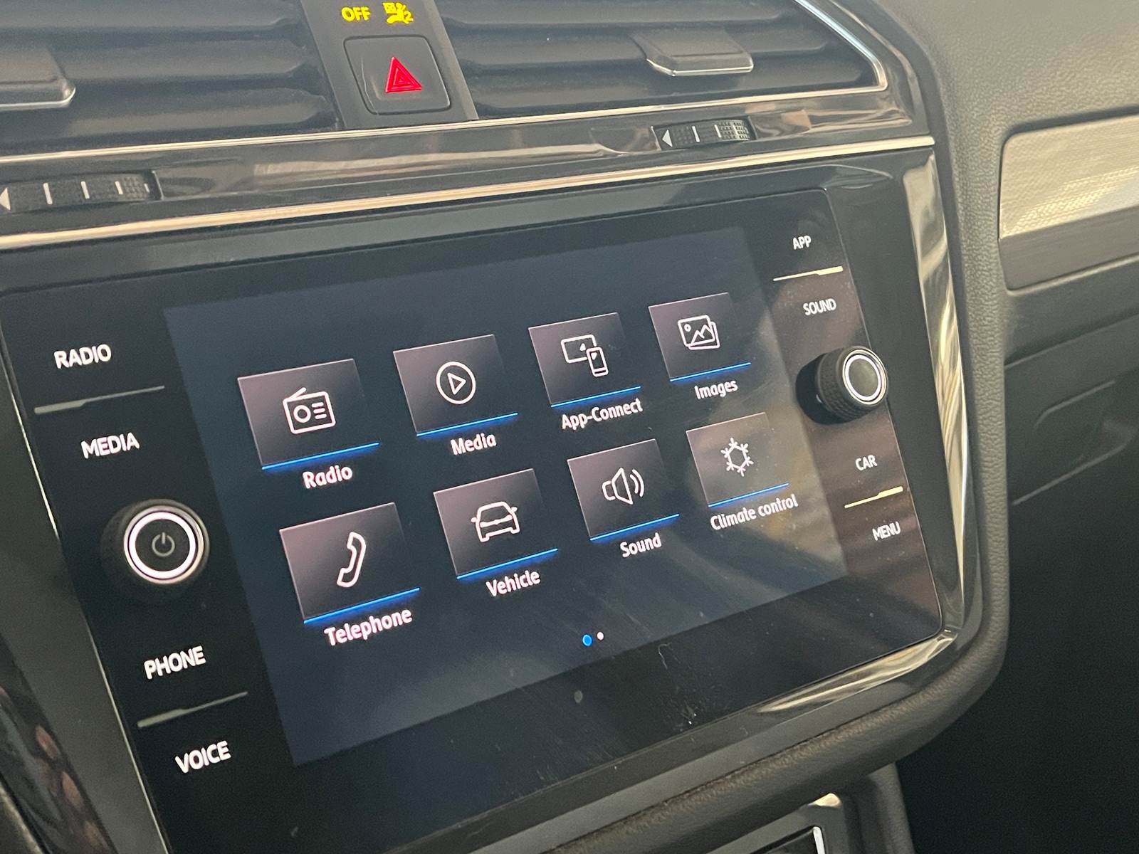 Thumbnail: 2019 Volkswagen Tiguan - 3