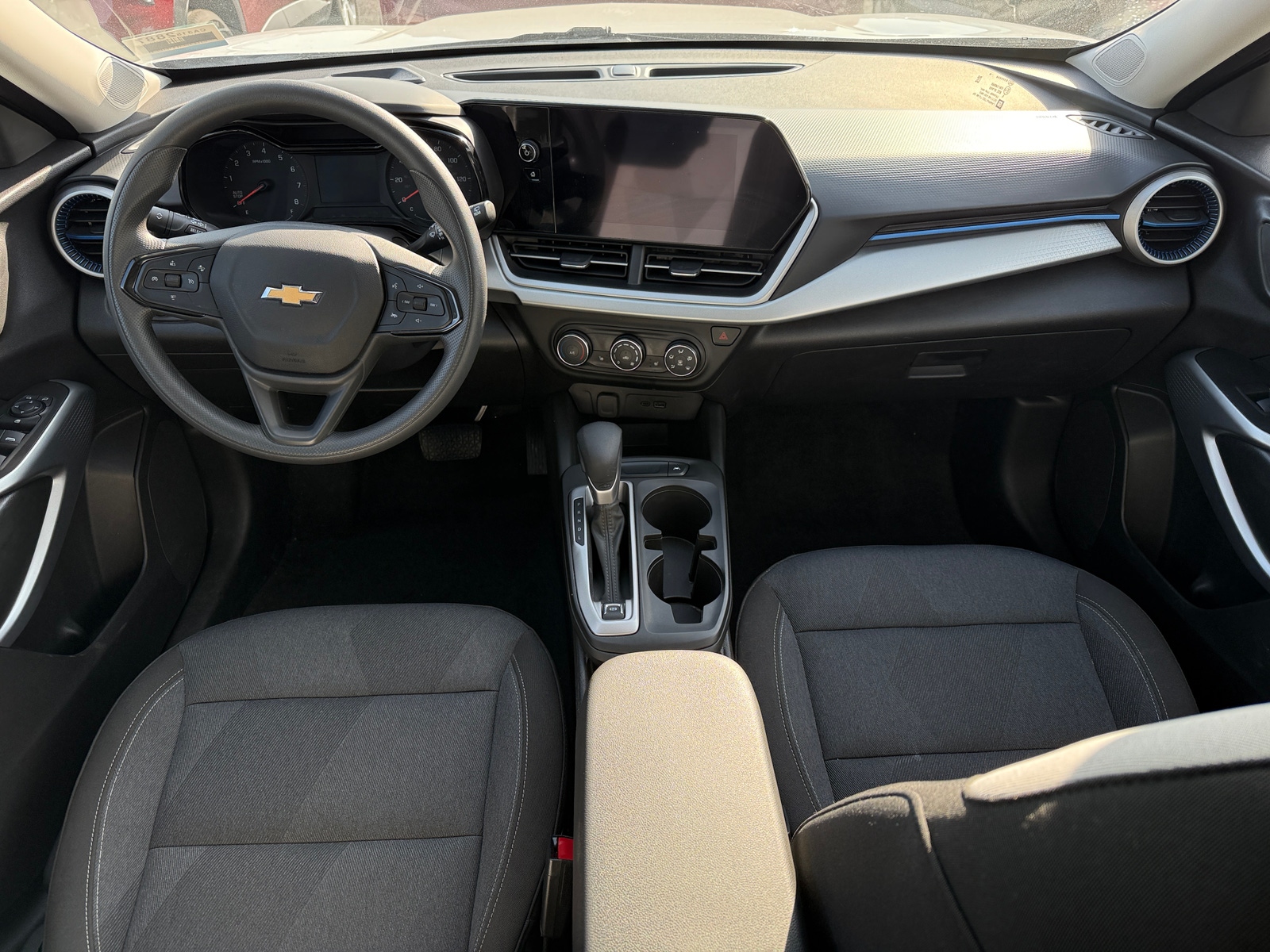 Thumbnail: 2025 Chevrolet Trax - 3