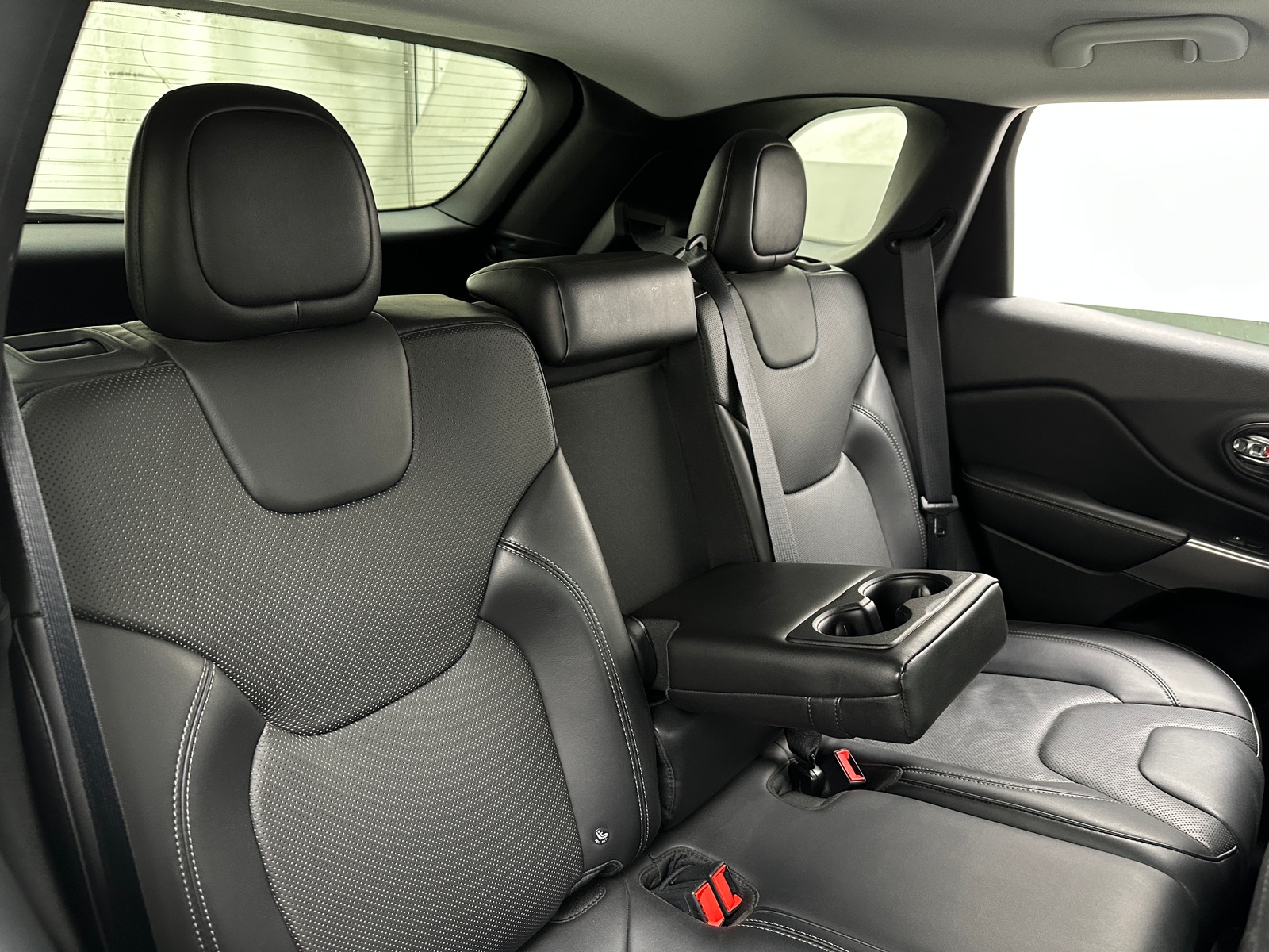 Thumbnail: 2019 Jeep Cherokee - 5