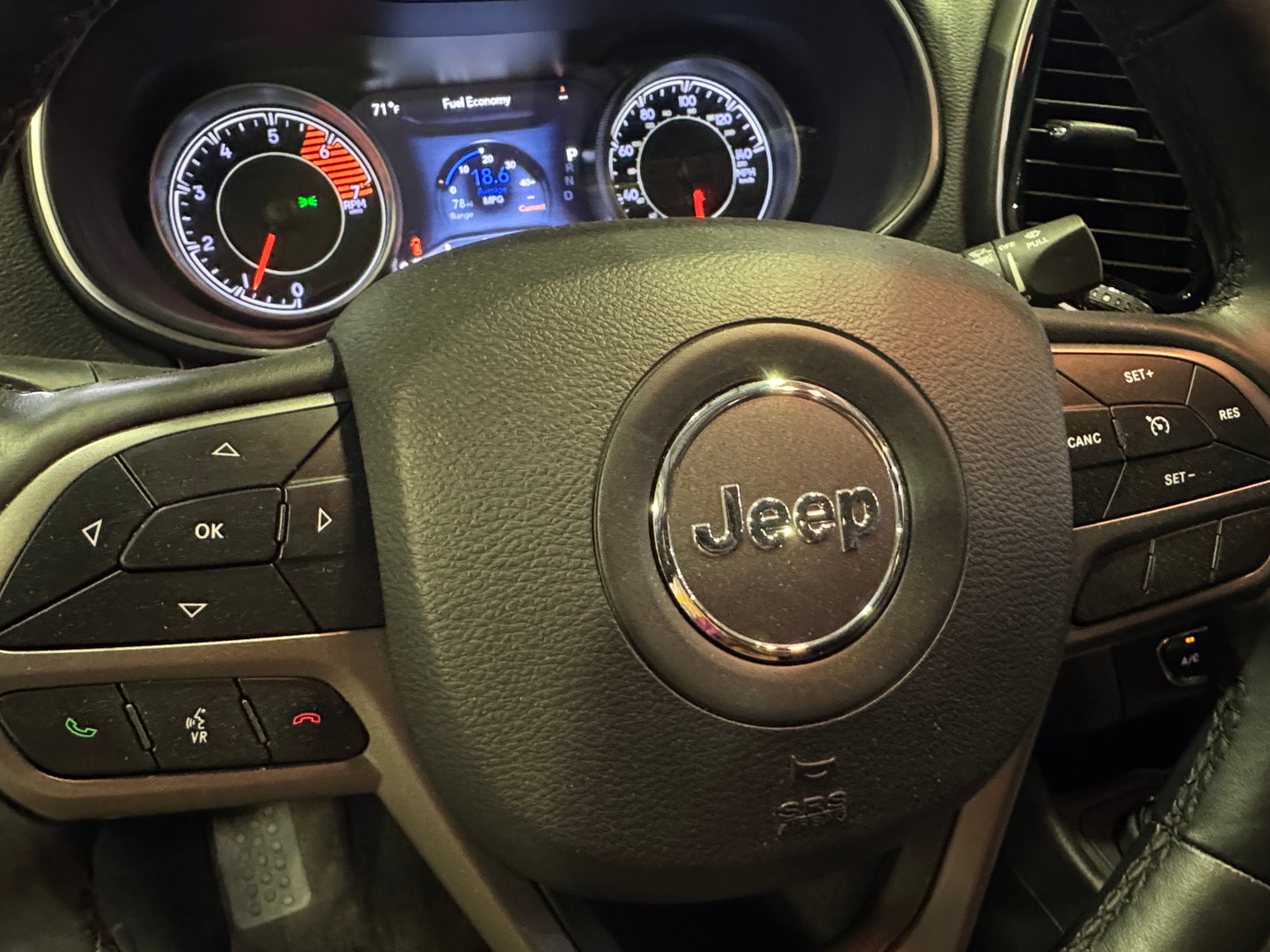 Thumbnail: 2019 Jeep Cherokee - 4