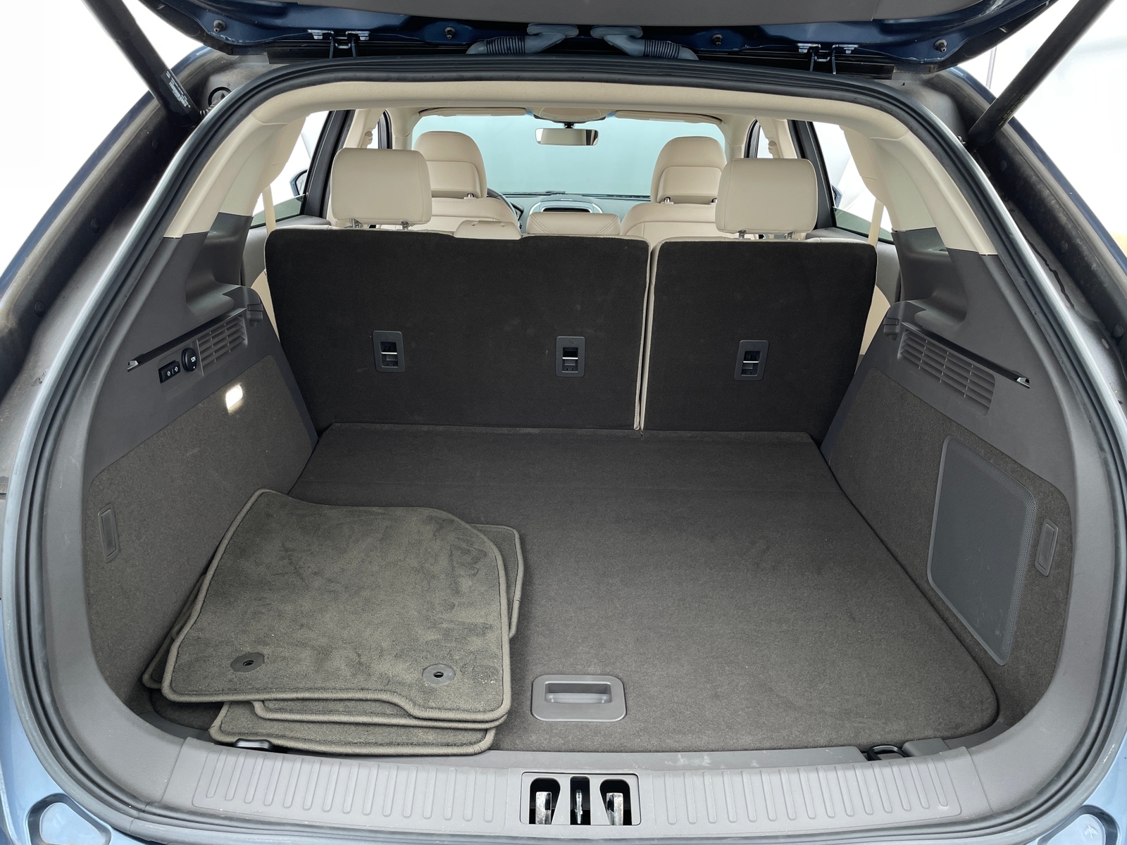 Thumbnail: 2019 Lincoln Nautilus - 6