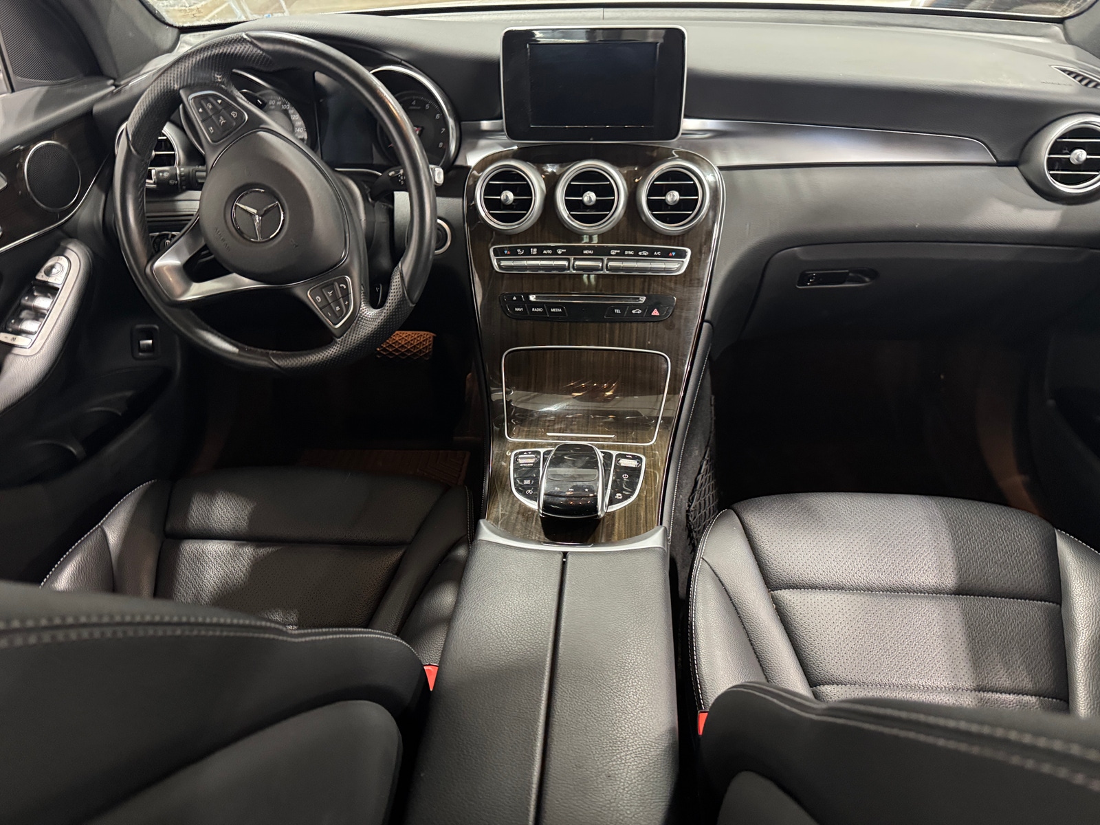 Thumbnail: 2017 Mercedes-Benz GLC - 2