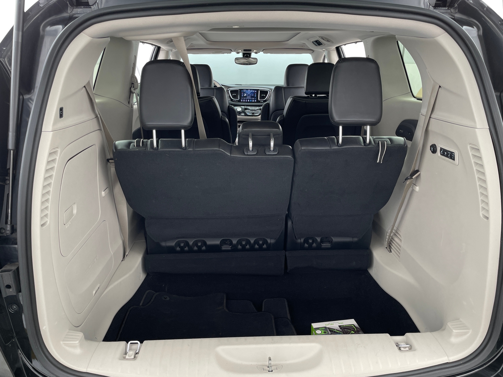 Thumbnail: 2018 Chrysler Pacifica - 6