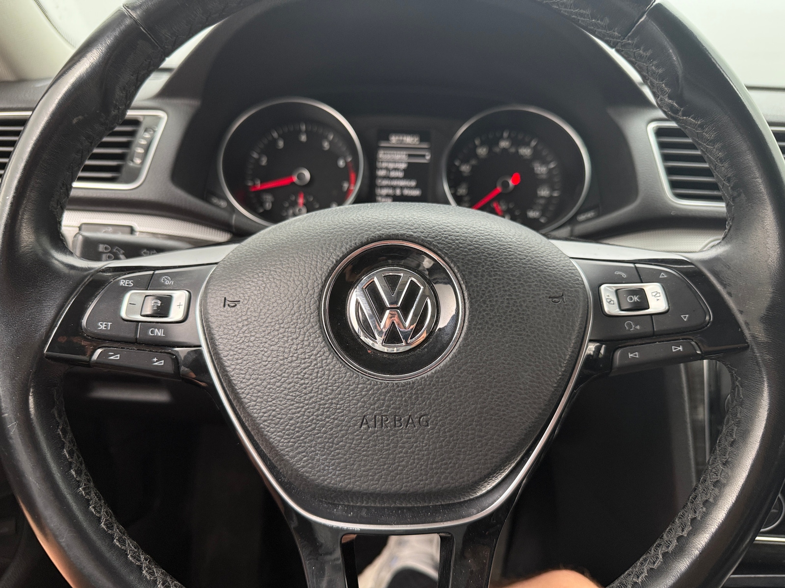 Thumbnail: 2018 Volkswagen Passat - 4